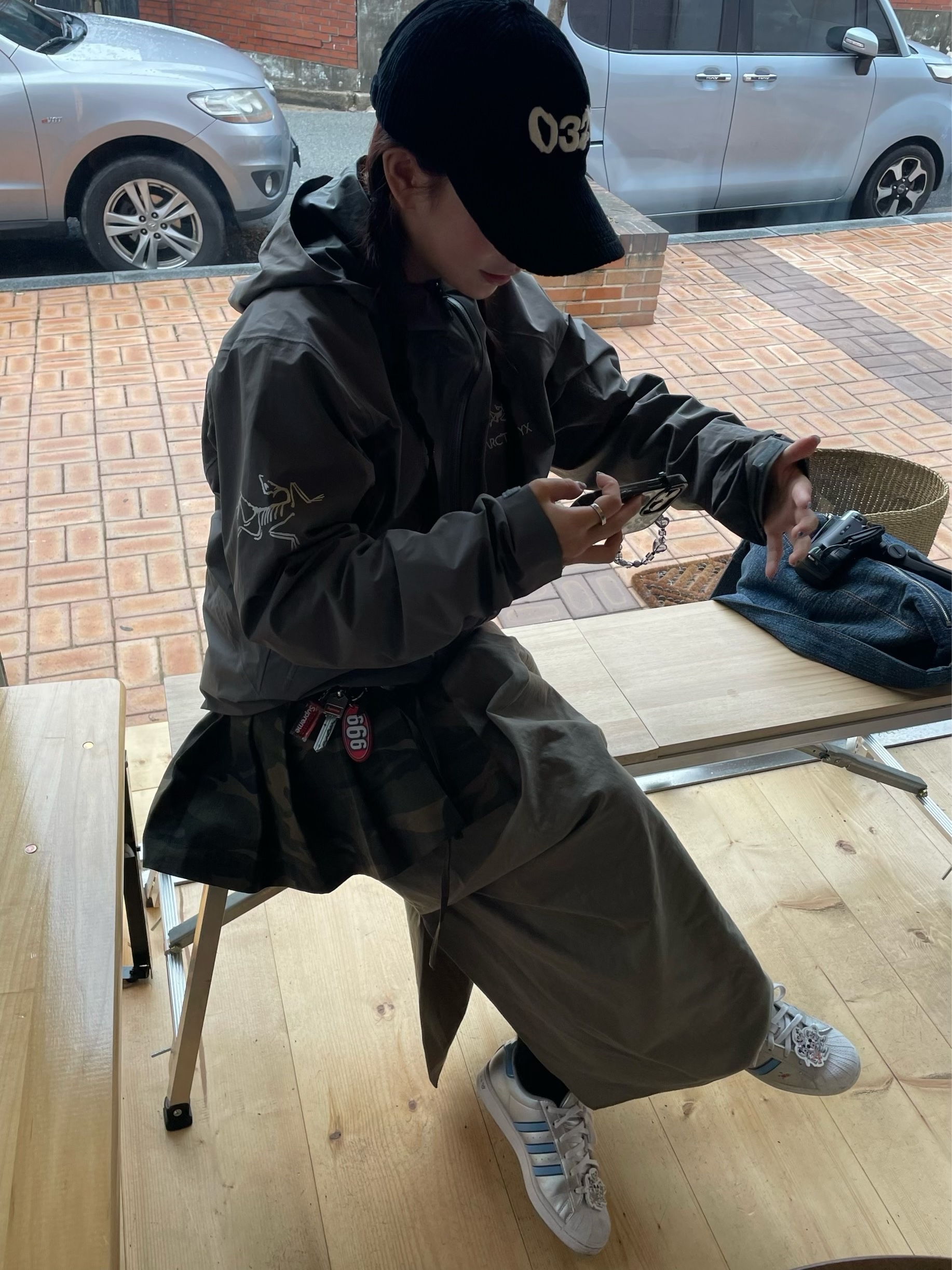 Arc'teryx x Beams Zeta SL Jacket Grey, Supreme Level Keychain Red - 18FW 착용 스타일