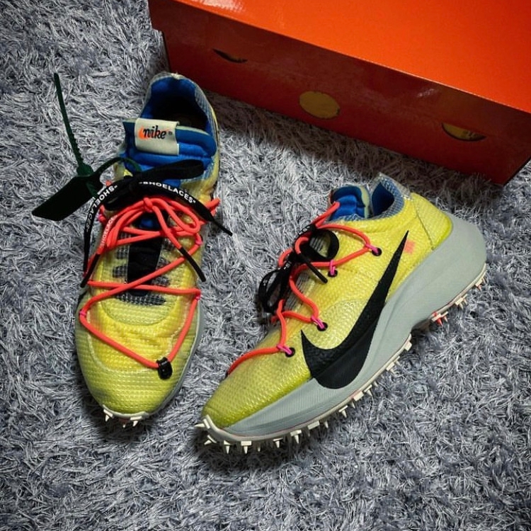 (W) Nike x Off-White Vapor Street Tour Yellow 착용 스타일
