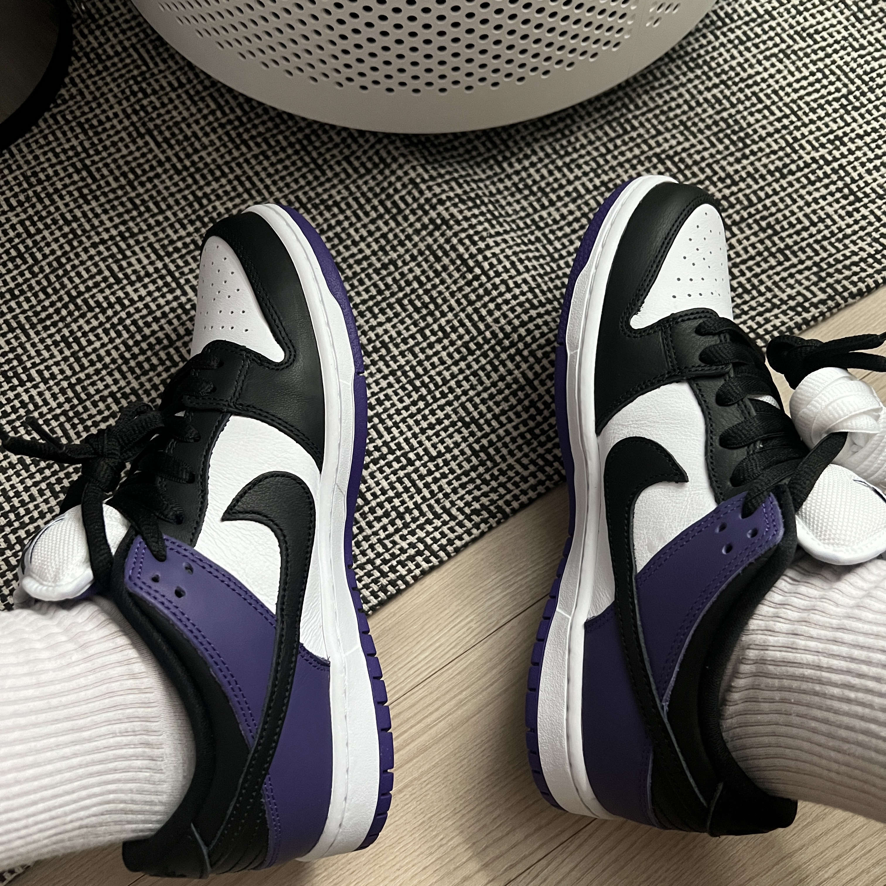 Nike SB Dunk Low Pro Court Purple 착용 스타일 - 3