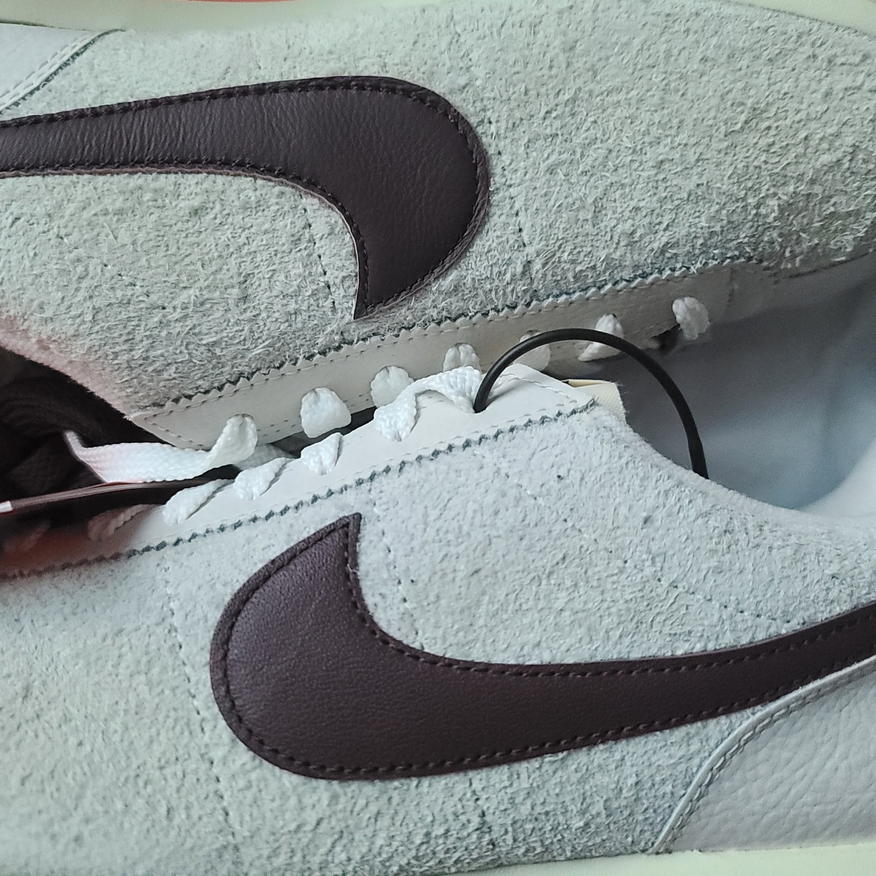 (W) Nike Cortez 23 Orewood Brown and Earth 착용 스타일