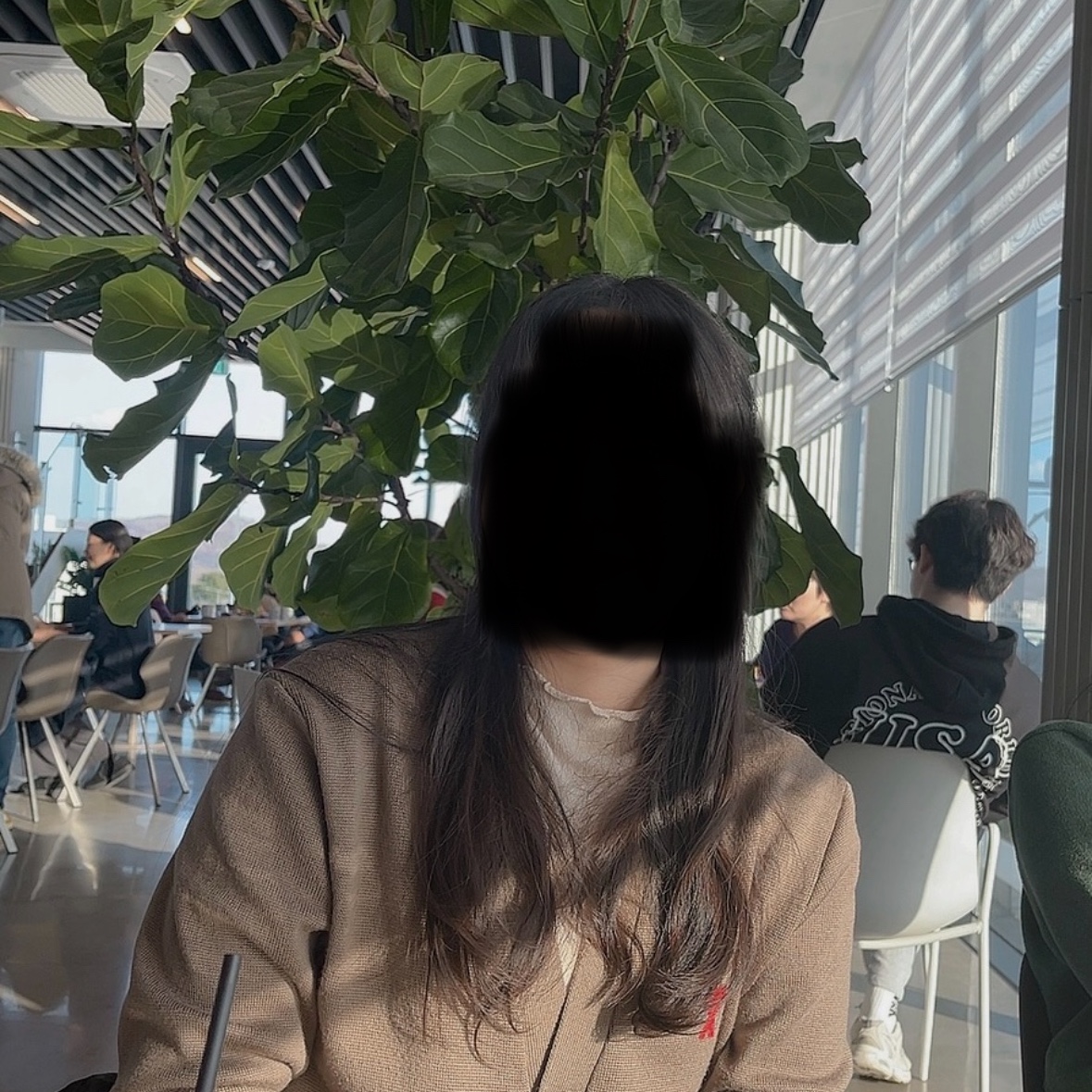AMI de Coeur Wool Cardigan Taupe - 22SS 착용 스타일