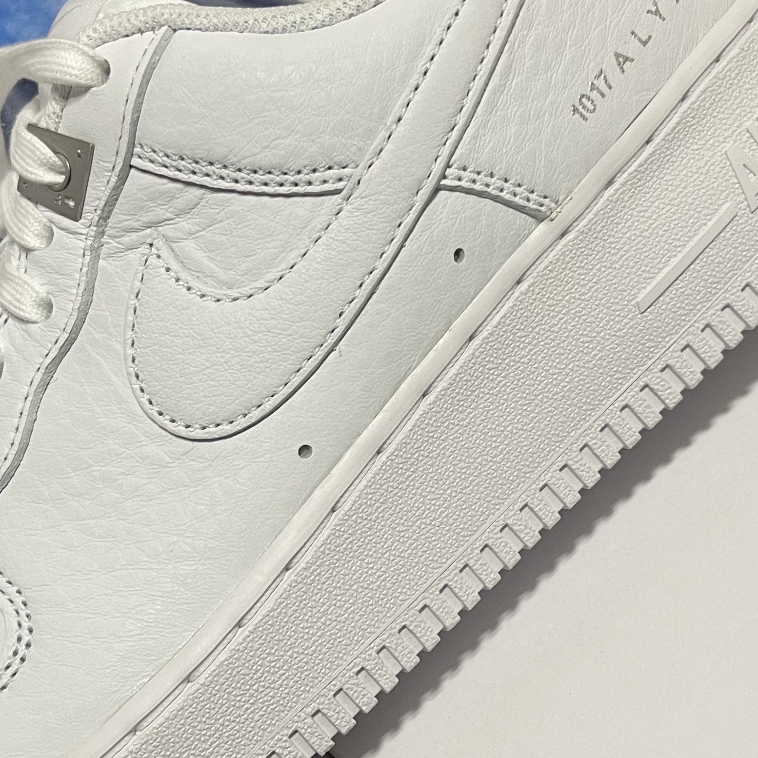 Nike x 1017 Alyx 9SM Air Force 1 Low SP White 착용 스타일