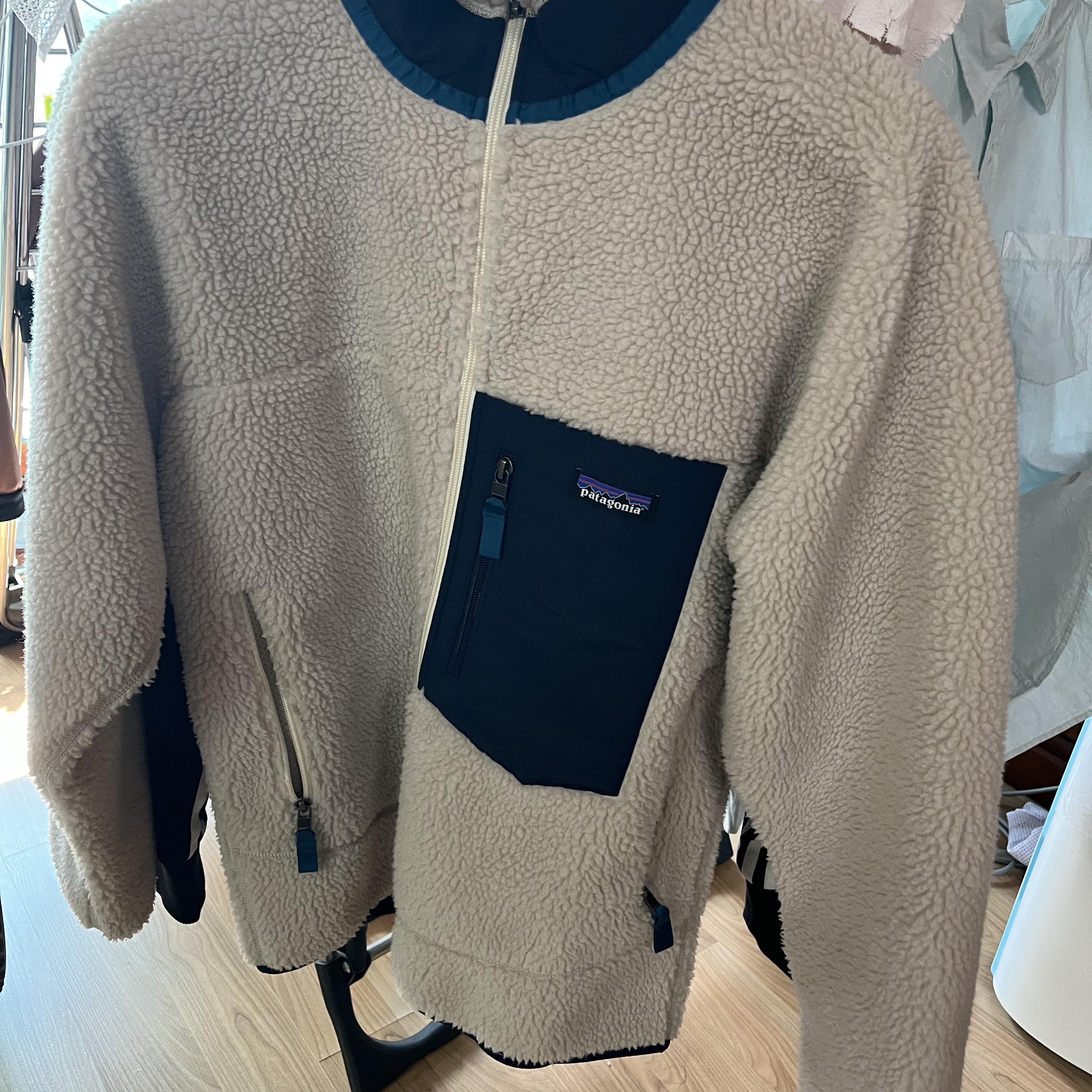 Patagonia Classic Retro-X Jacket Natural 착용 스타일