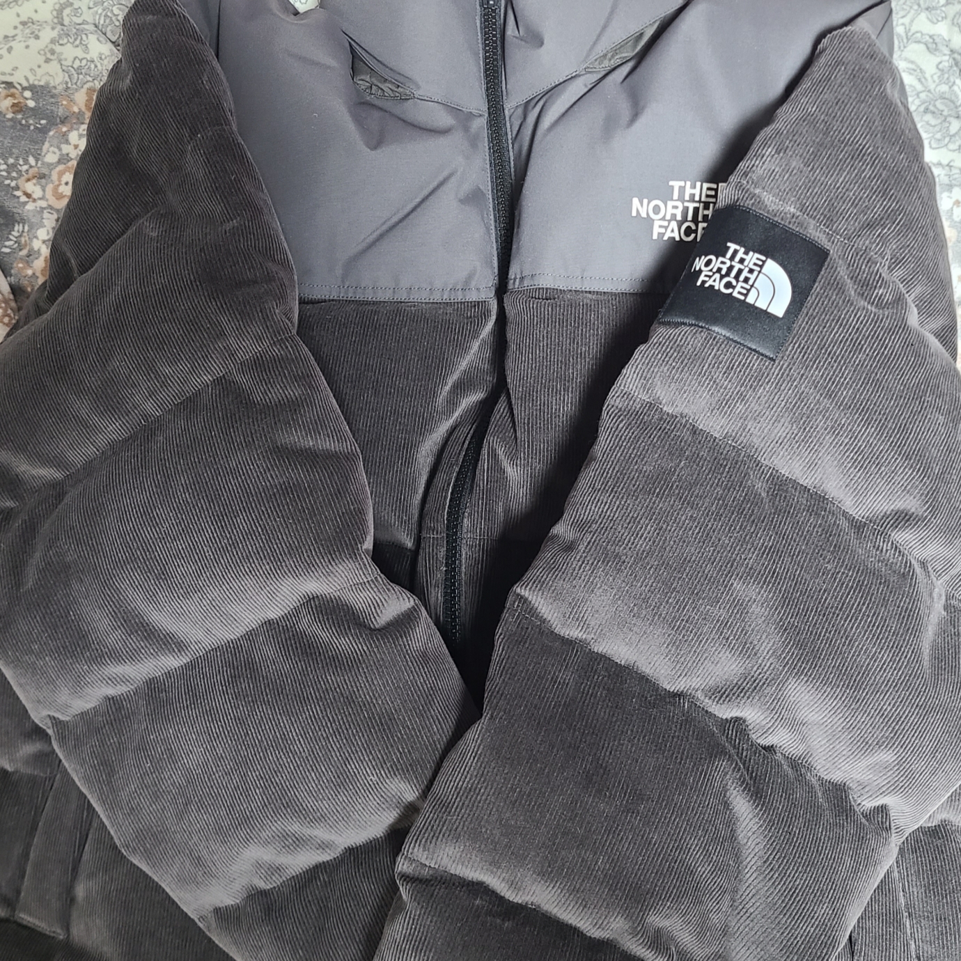 The North Face White Label Corduroy Nuptse Down Jacket Charcoal 착용 스타일 - 3