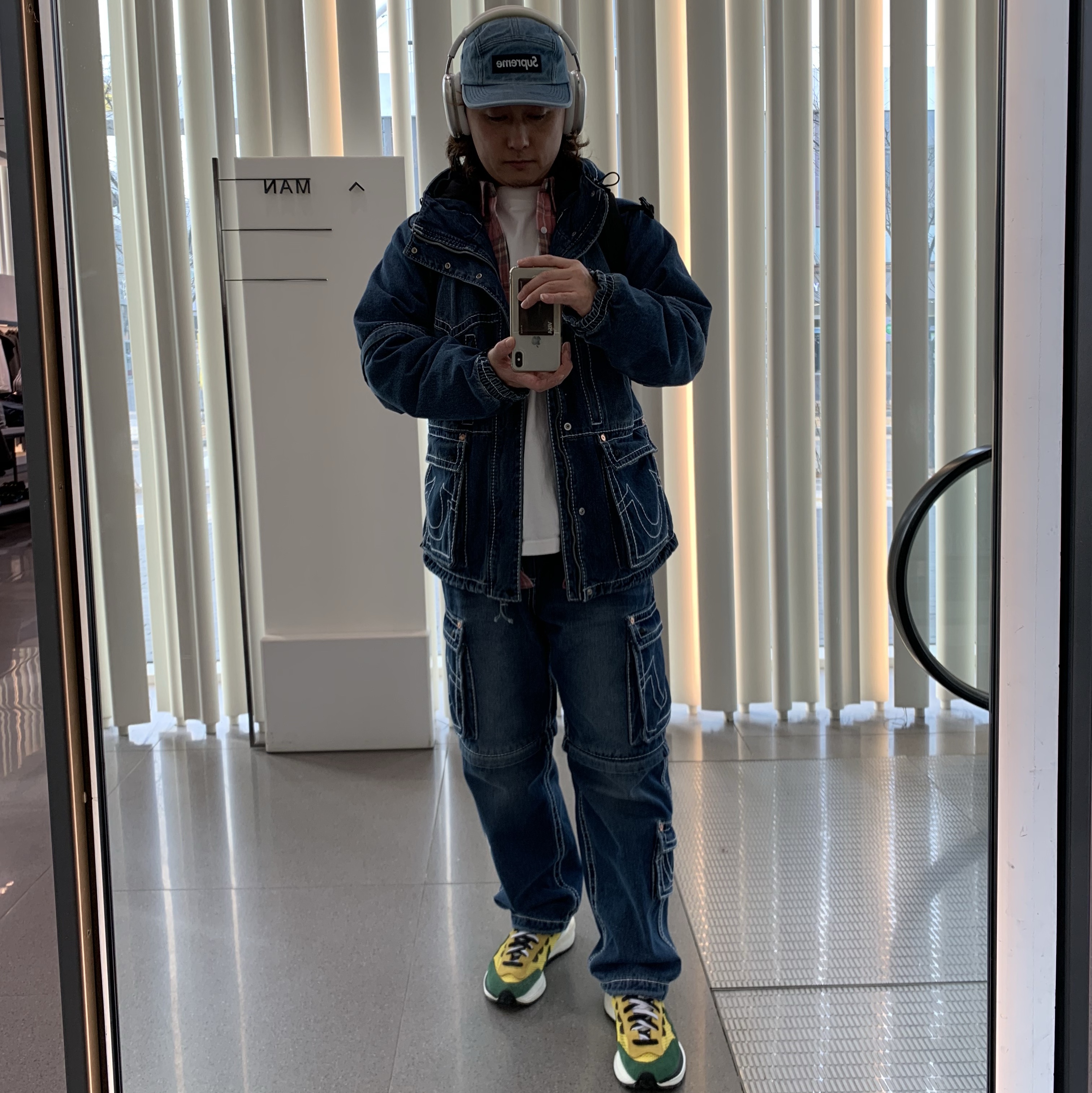 Nike x Sacai VaporWaffle Tour Yellow & Gorge Green Sail 착용 스타일