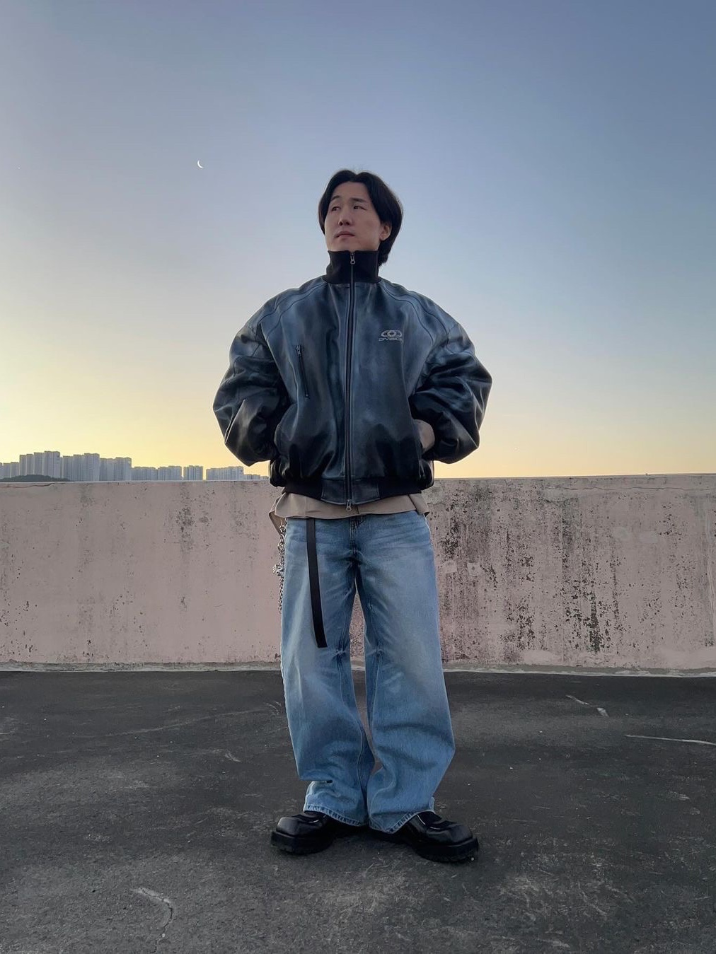 Civision by CSC Artificial Leather Bomber Jacket Black 착용 스타일 - 2