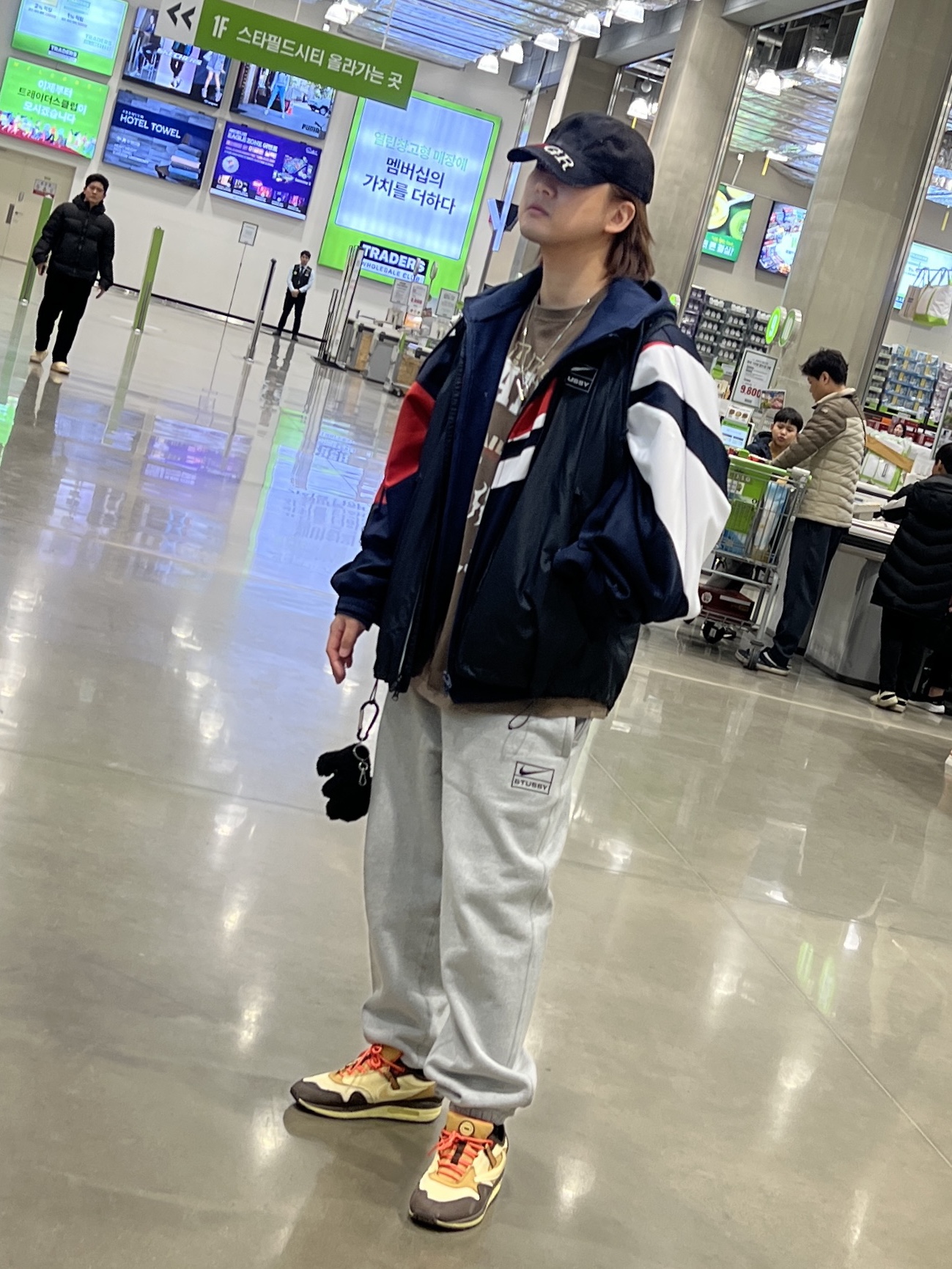 Project G/R I Love GR Cap Black - Haus of GR Exclusive, Project G/R Hybrid Hooded Track Jacket Navy 착용 스타일 - 2