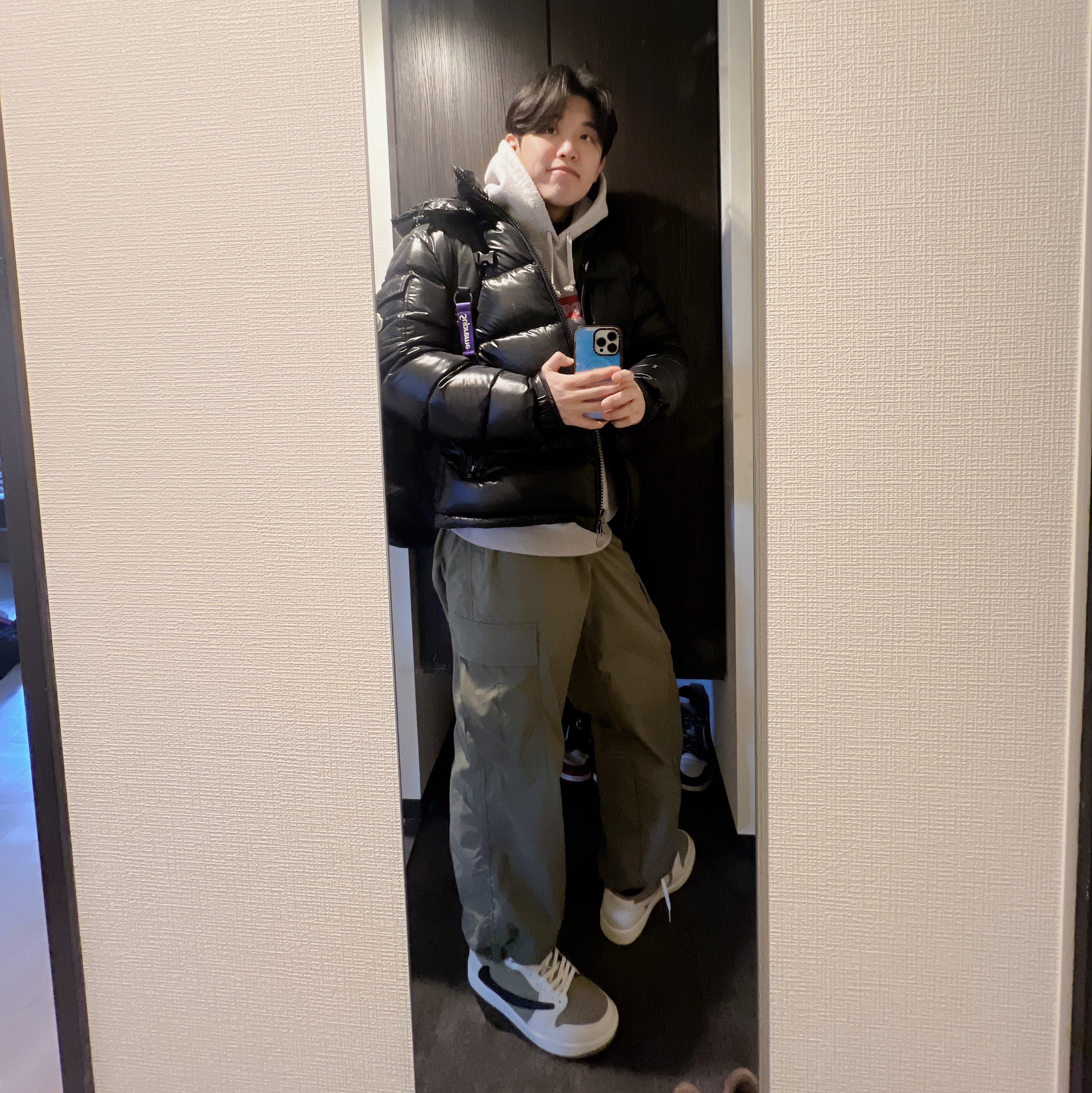 Moncler Maya Short Down Jacket Black - 22FW, Jordan 1 x Travis Scott Retro Low Golf NRG Neutral Olive 착용 스타일