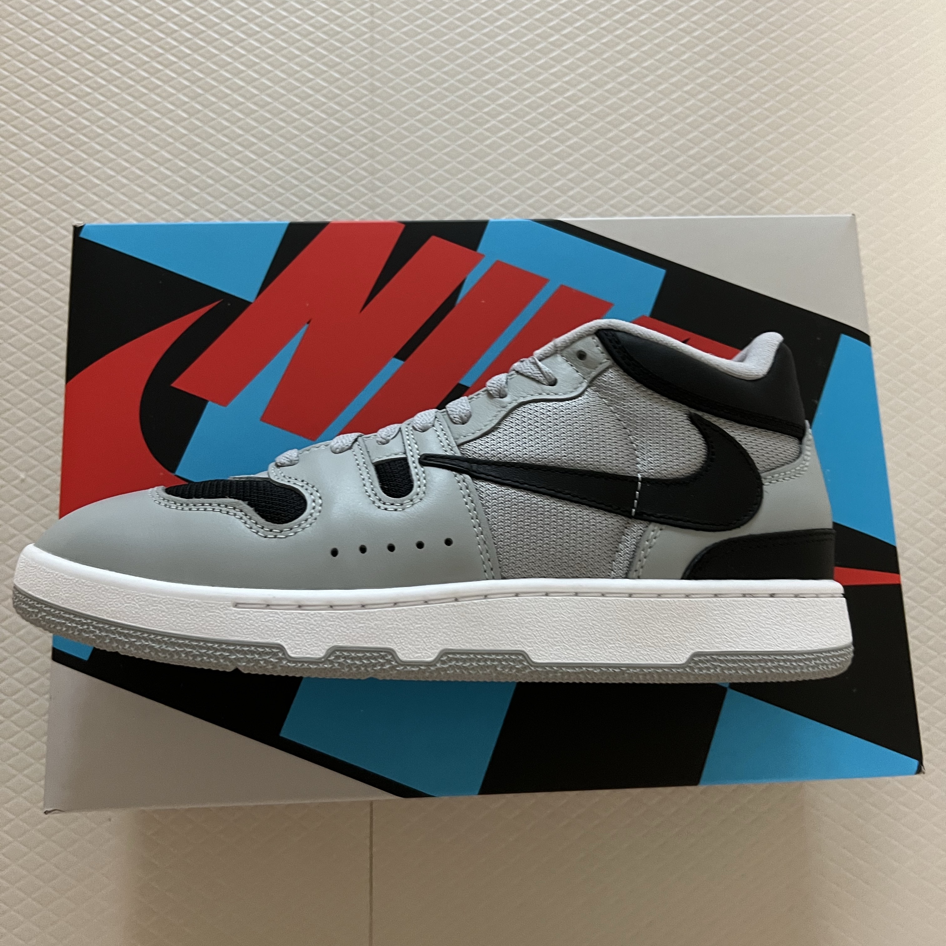 Nike x Travis Scott Mac Attack SP Light Smoke Grey 착용 스타일
