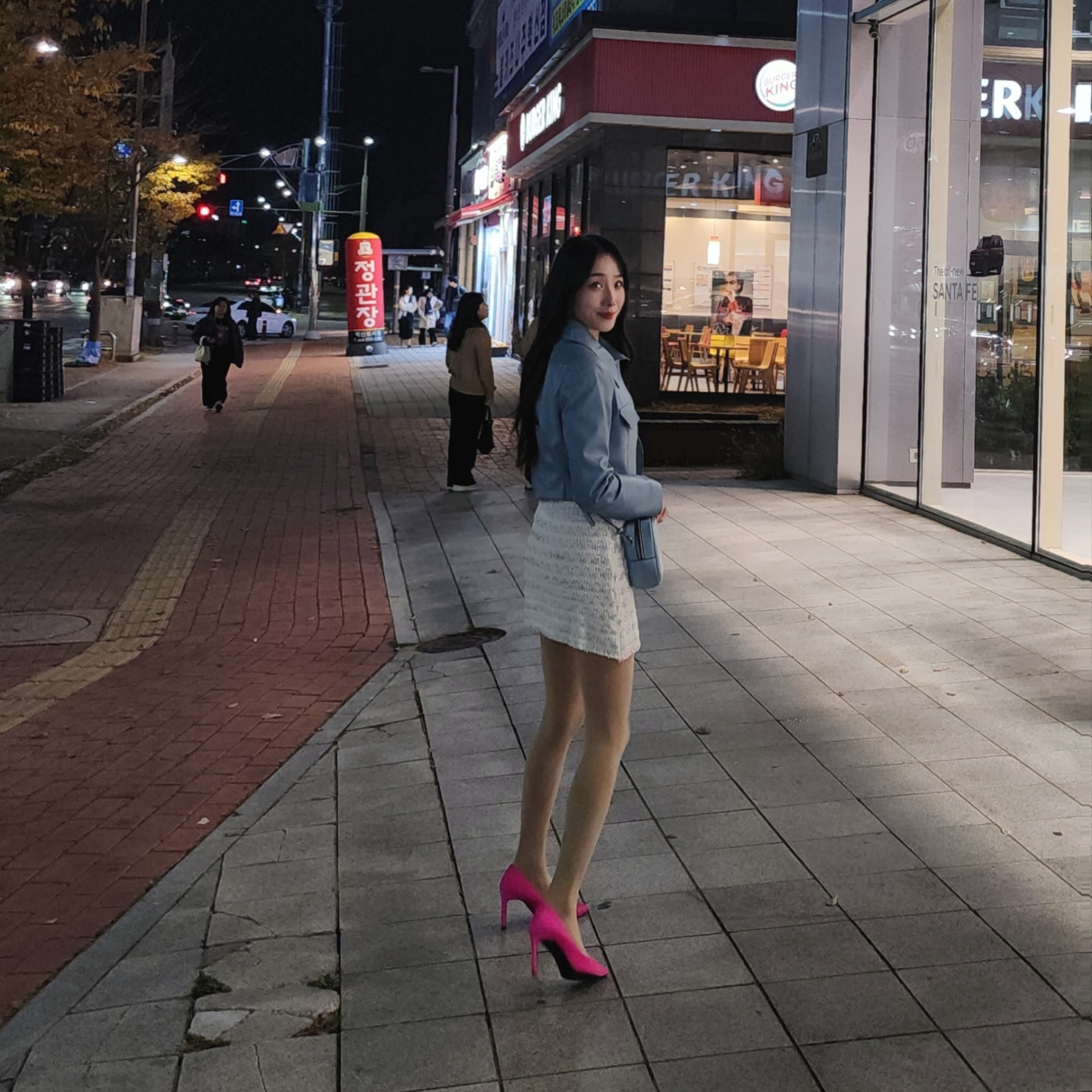 (W) Balenciaga Knife 110mm Pump Fluo Pink, Miu Miu Matelasse Nappa Leather Shoulder Bag Sky Blue 착용 스타일