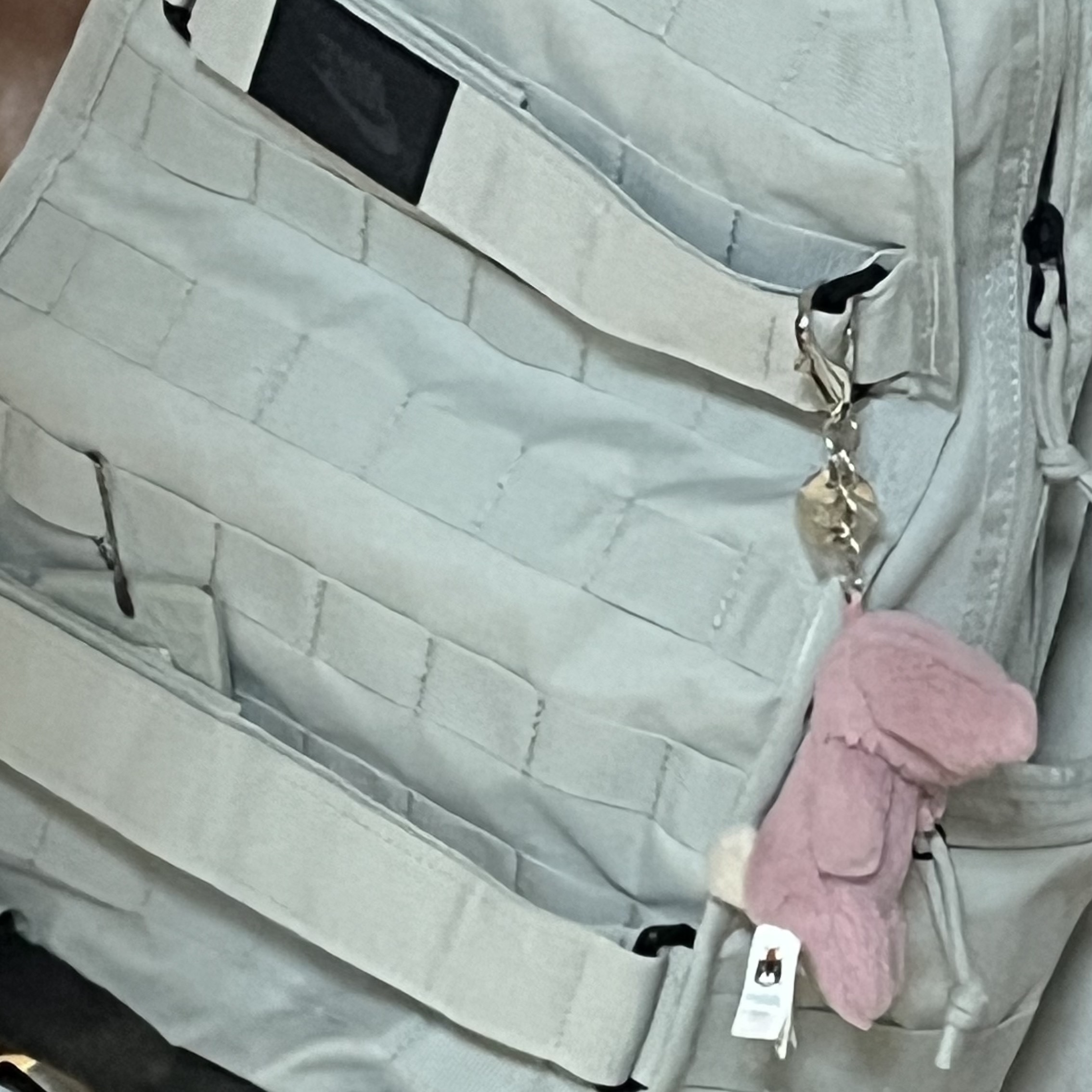 Nike NSW RPM Backpack 26L Light Silver Black 착용 스타일