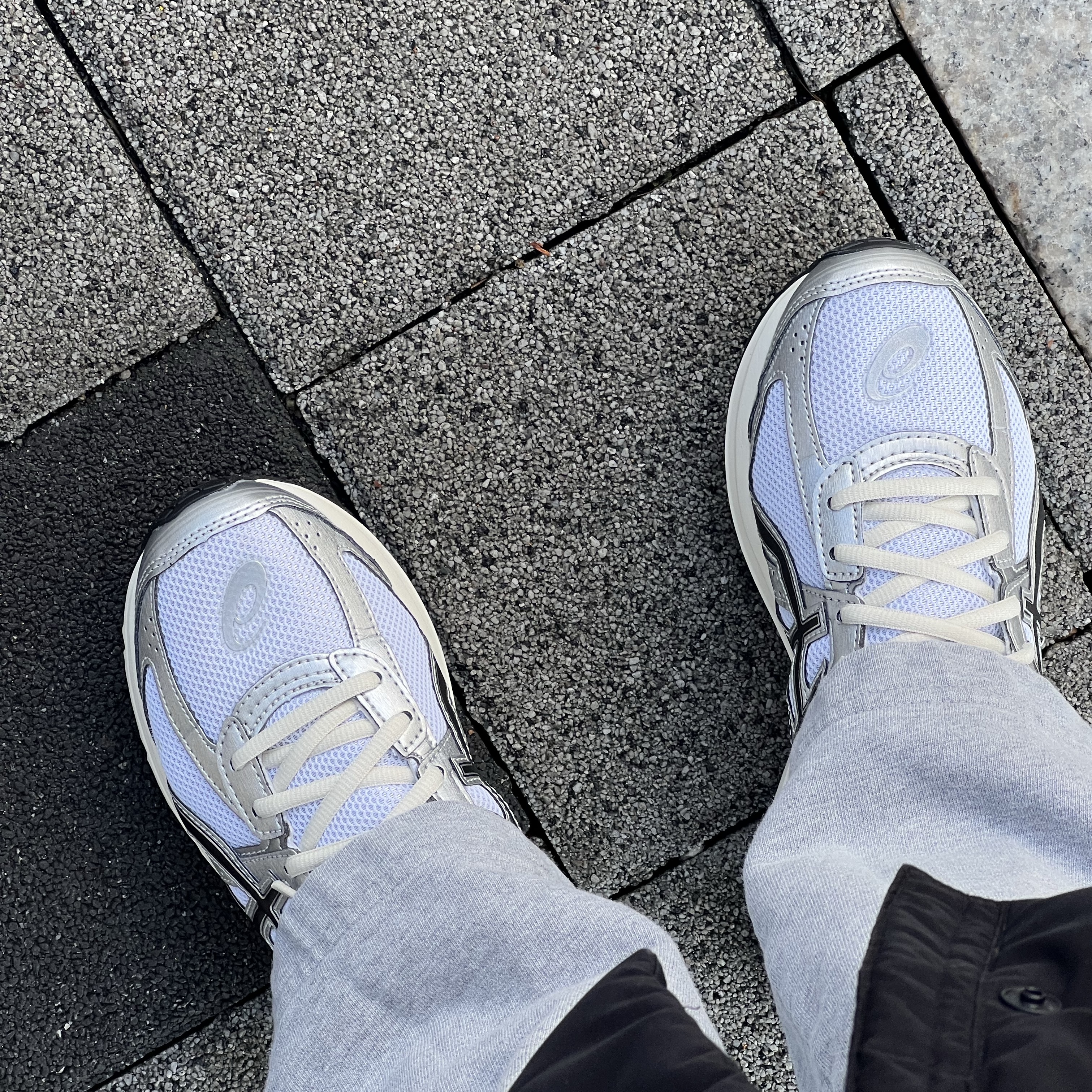 Asics Jog 100 S White Black - 2E Wide 착용 스타일