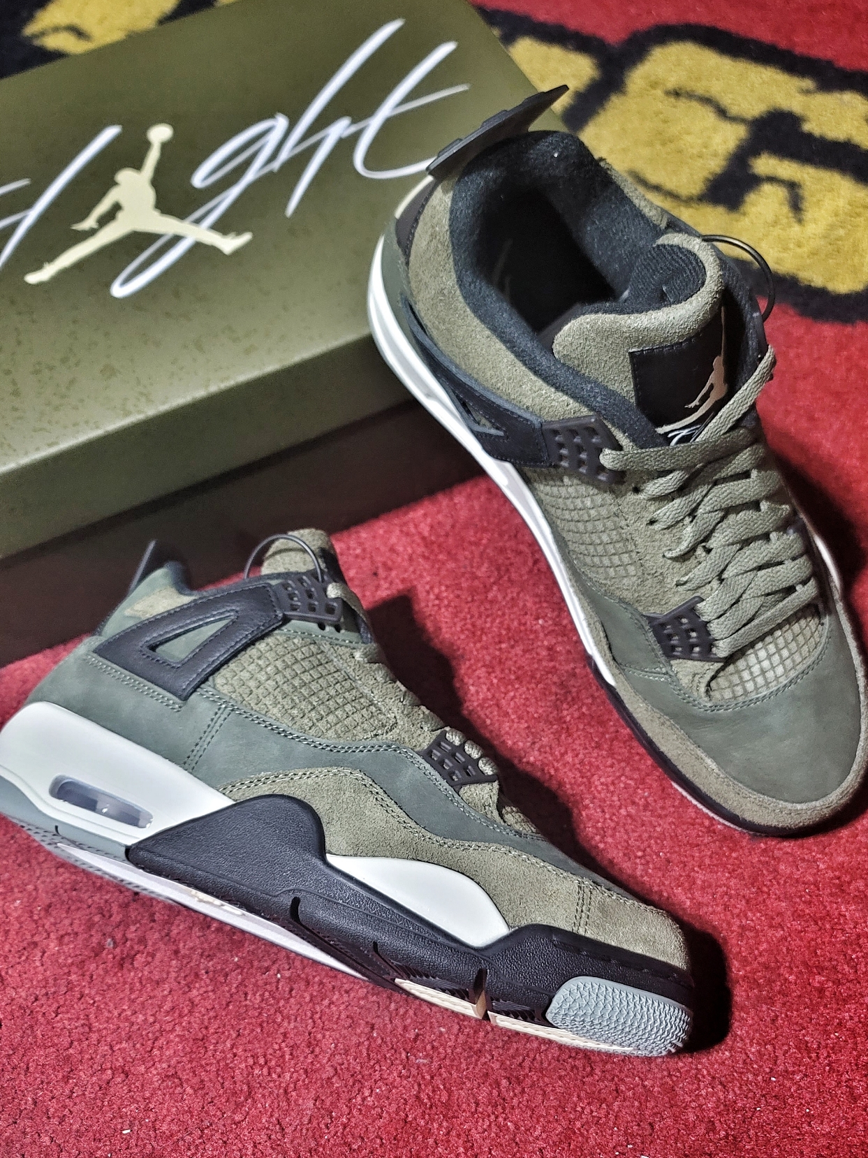 Jordan 4 Retro SE Craft Medium Olive 착용 스타일
