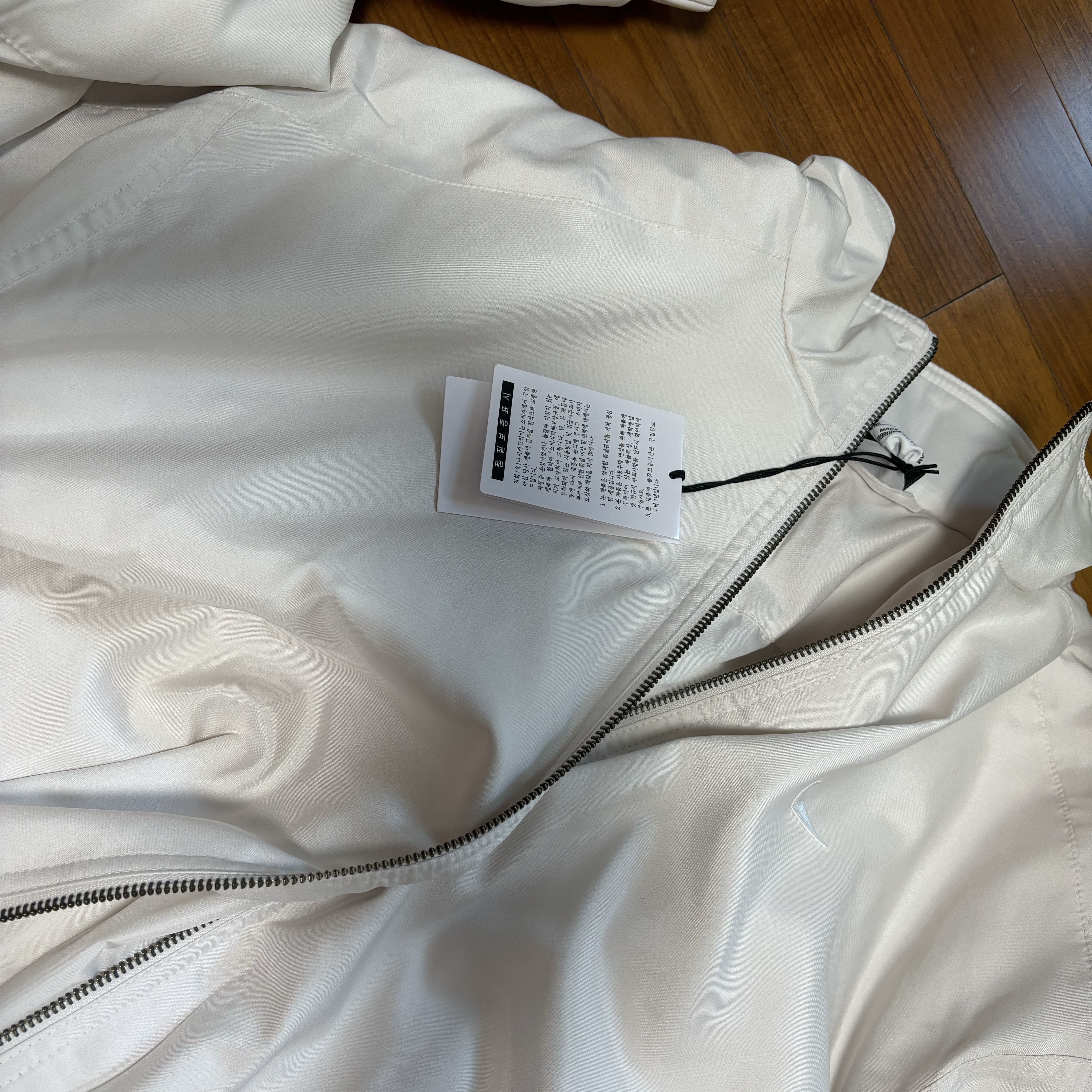 Nike NRG Solo Swoosh Satin Bomber Jacket Phantom White - Asia 착용 스타일