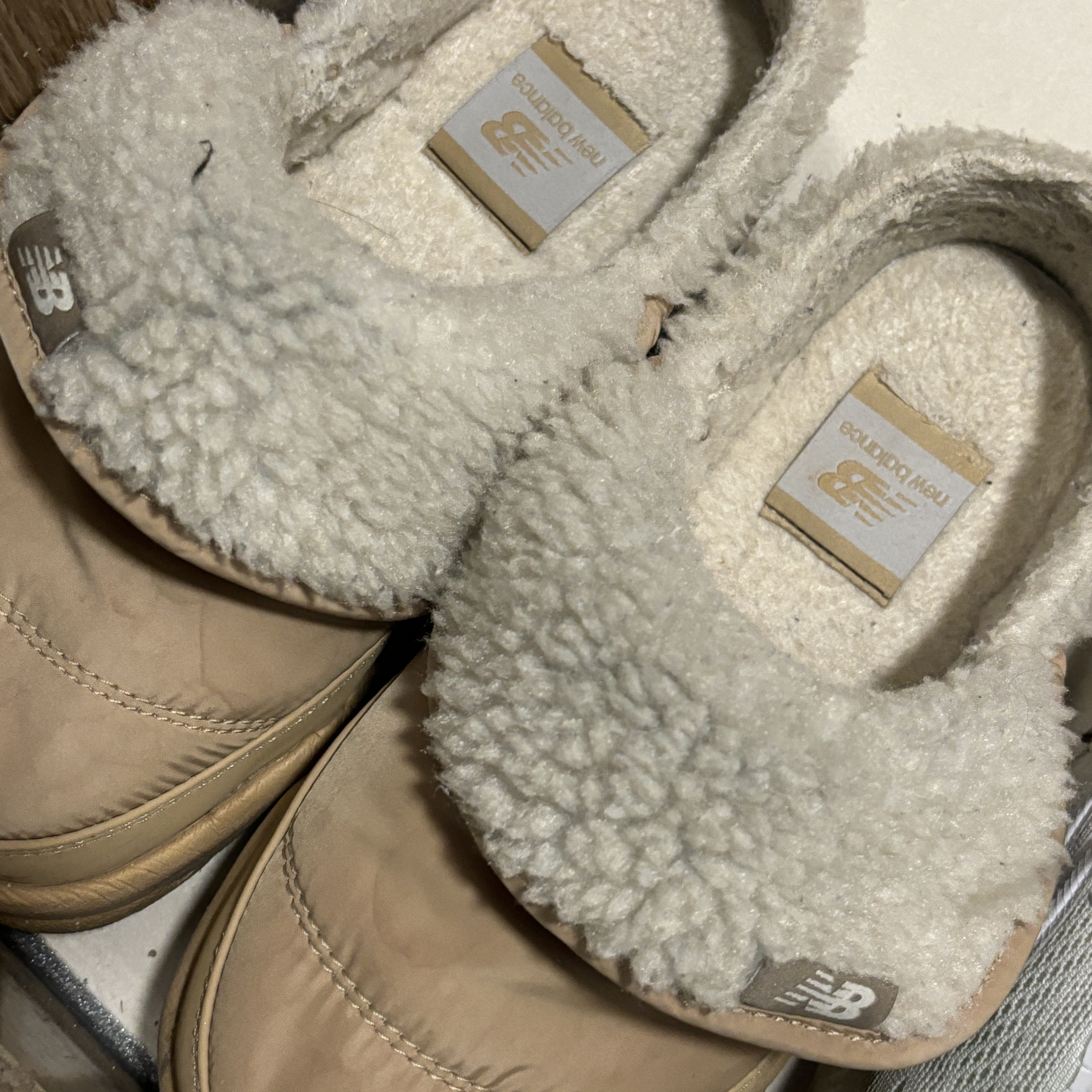 New Balance Puflee v2 Beige 착용 스타일