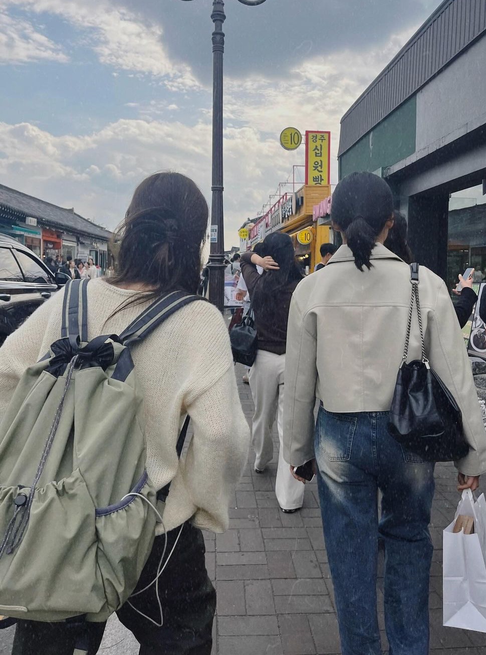 RAWROW String Backpack Ep.2 750 Olive 착용 스타일 - 1