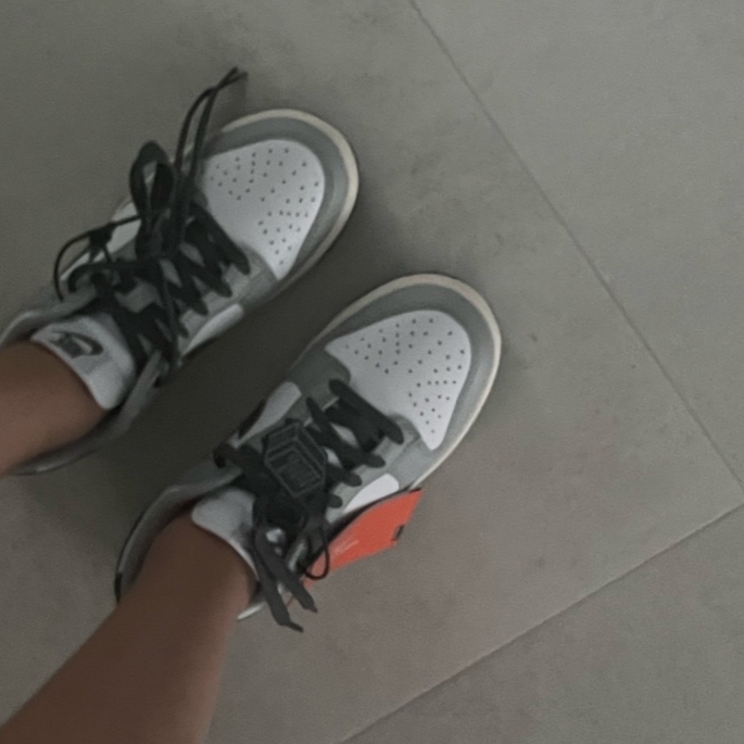 (W) Nike Dunk Low Light Smoke Grey 착용 스타일