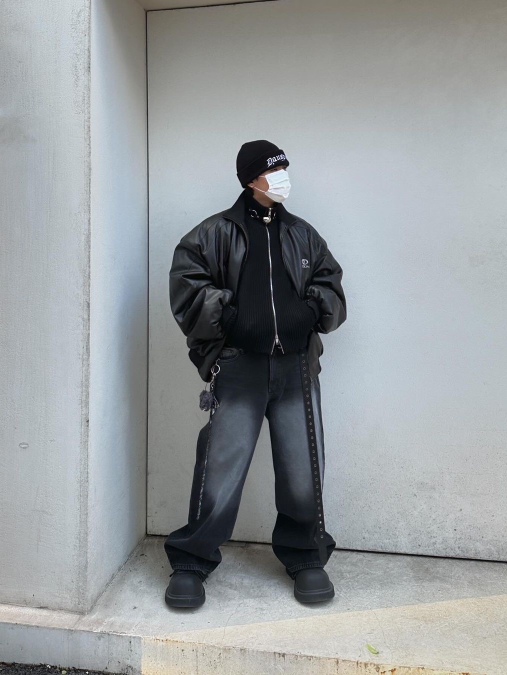 Civision by CSC Artificial Leather Bomber Jacket Black 착용 스타일 - 2