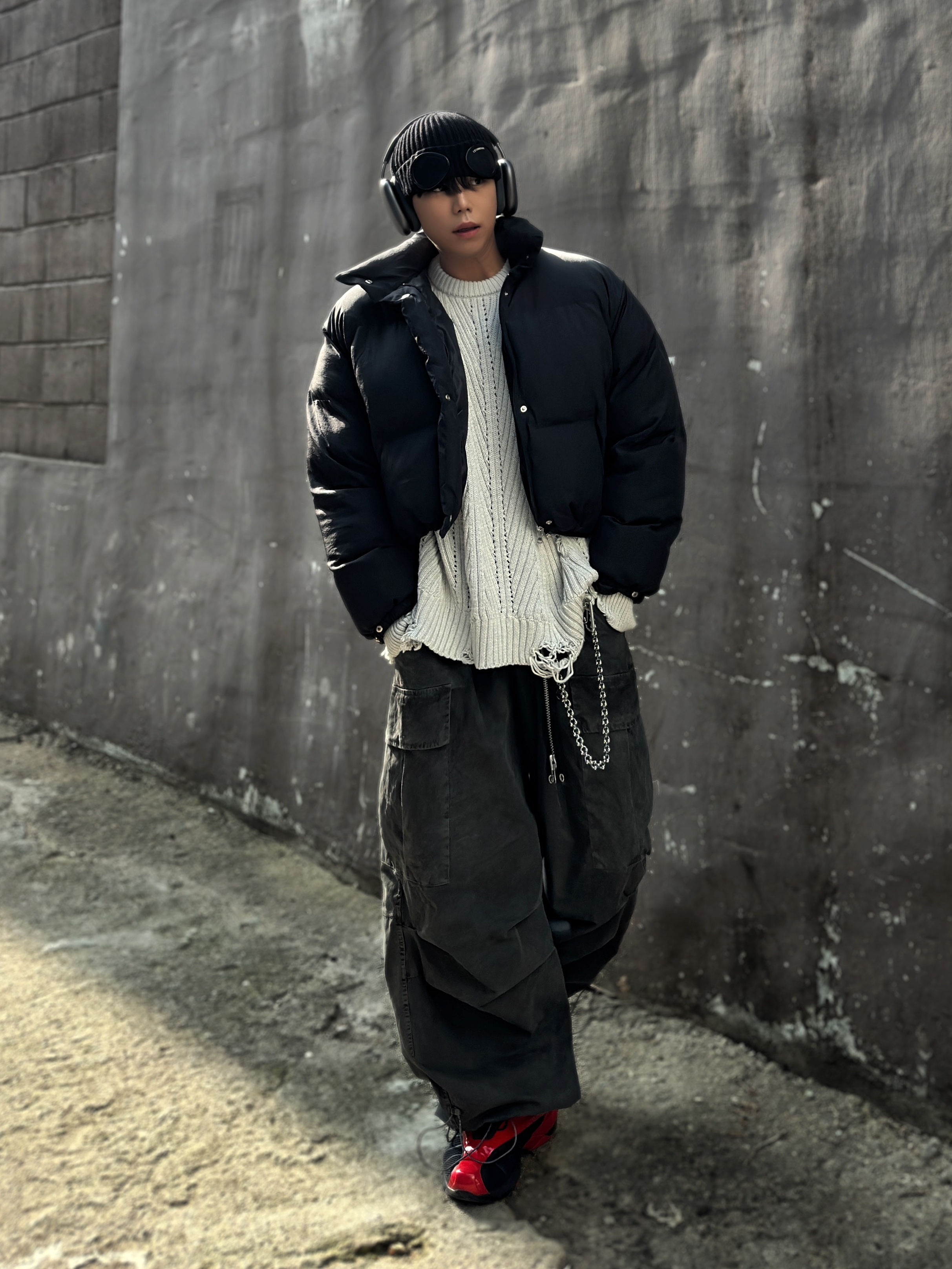 C.P. Company Cotton Goggle Beanie Black - 21SS, Apple AirPods Max Lightning Space Gray (Korean Ver.) 착용 스타일 - 1