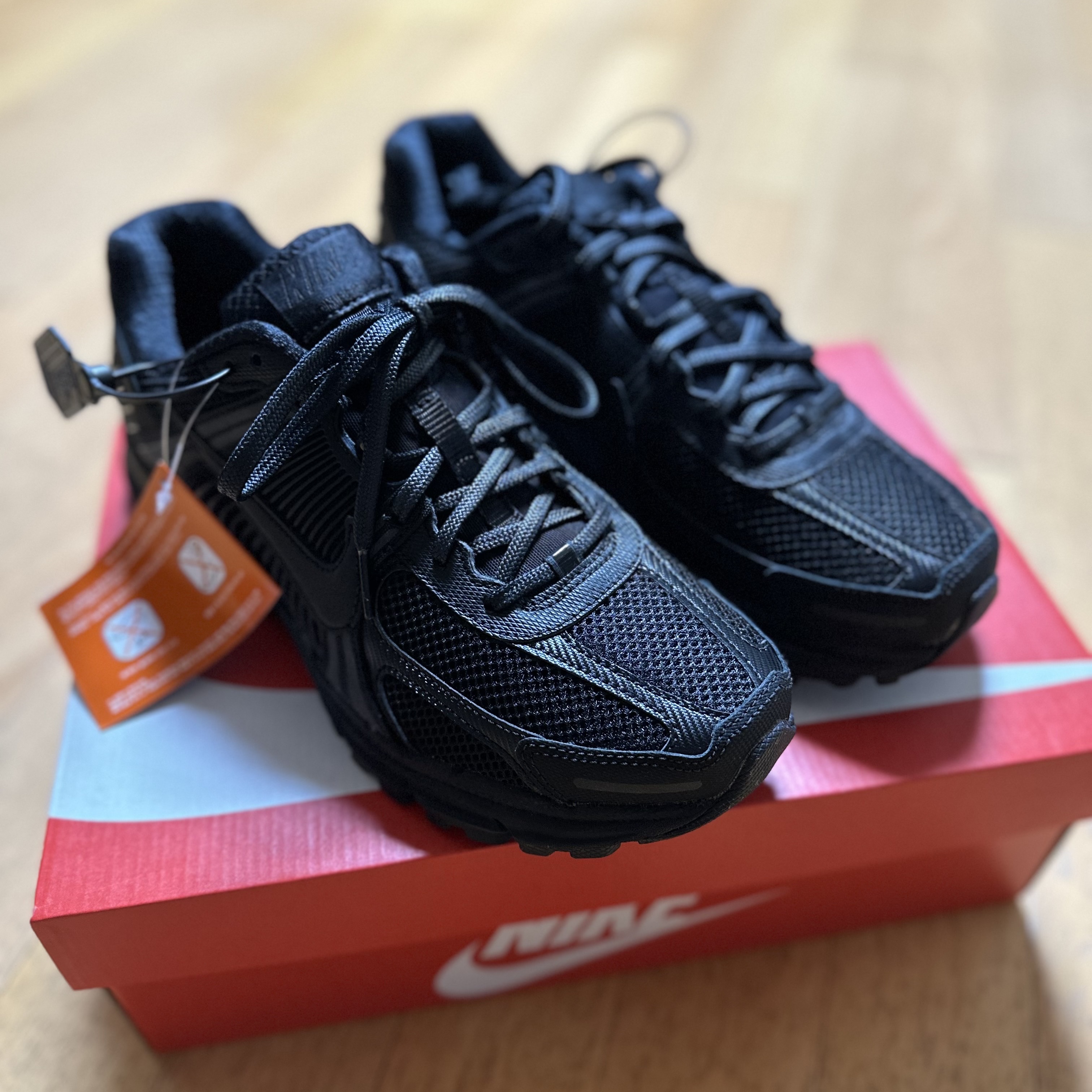 Nike Zoom Vomero 5 SP Black 착용 스타일