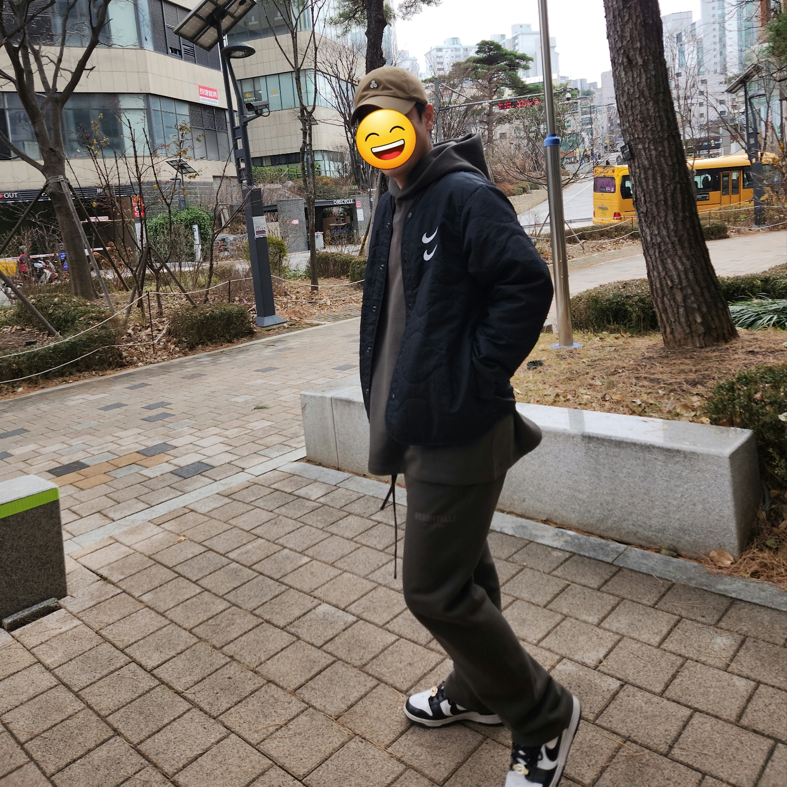 Nike ACG Heritage 86 Cap Hazel Rush, Essentials Relaxed Hoodie Off Black - 23SS 착용 스타일 - 3