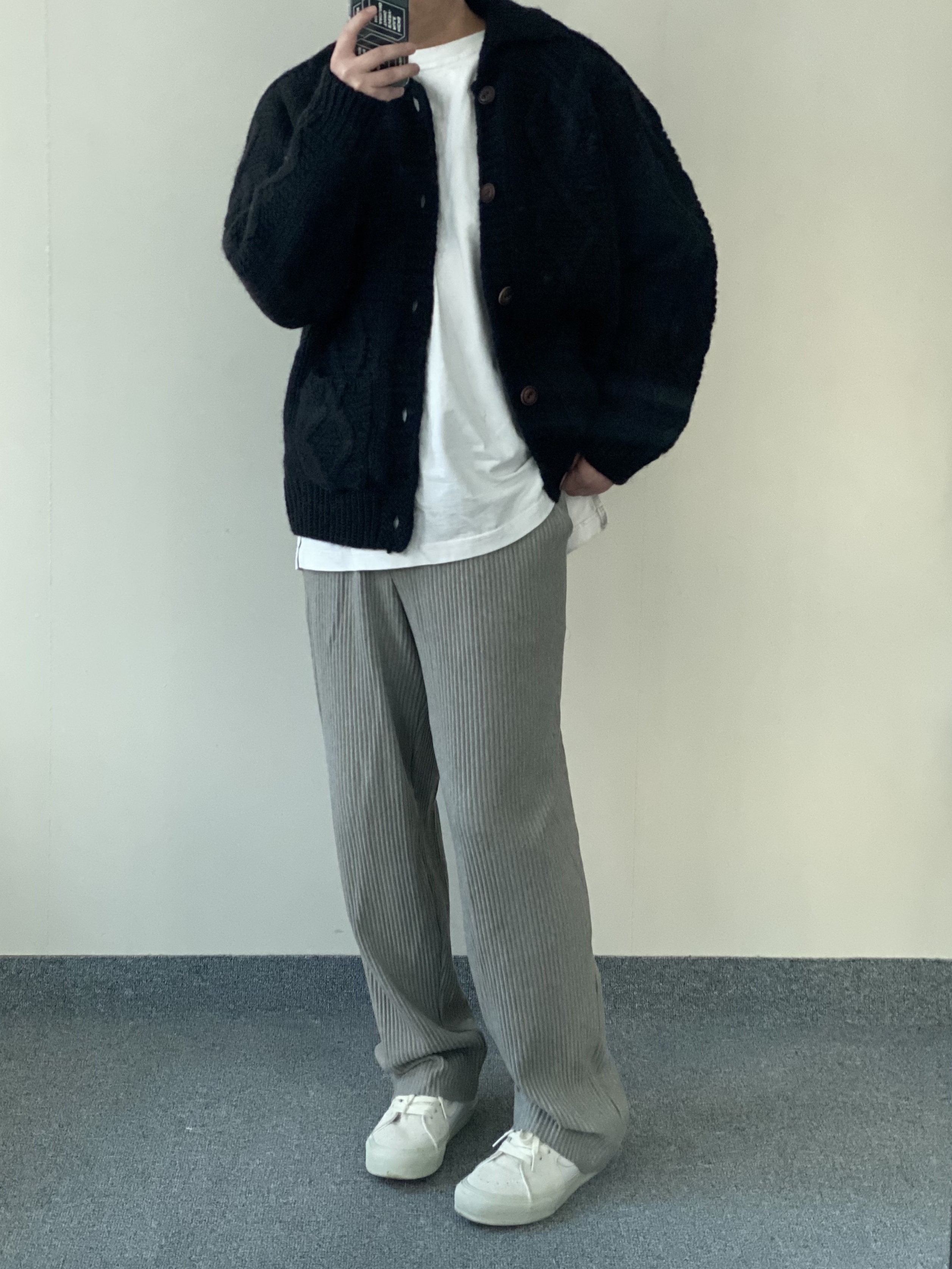Vans Vault x JJJJound Sk8-Mid LX True White 착용 스타일 - 2