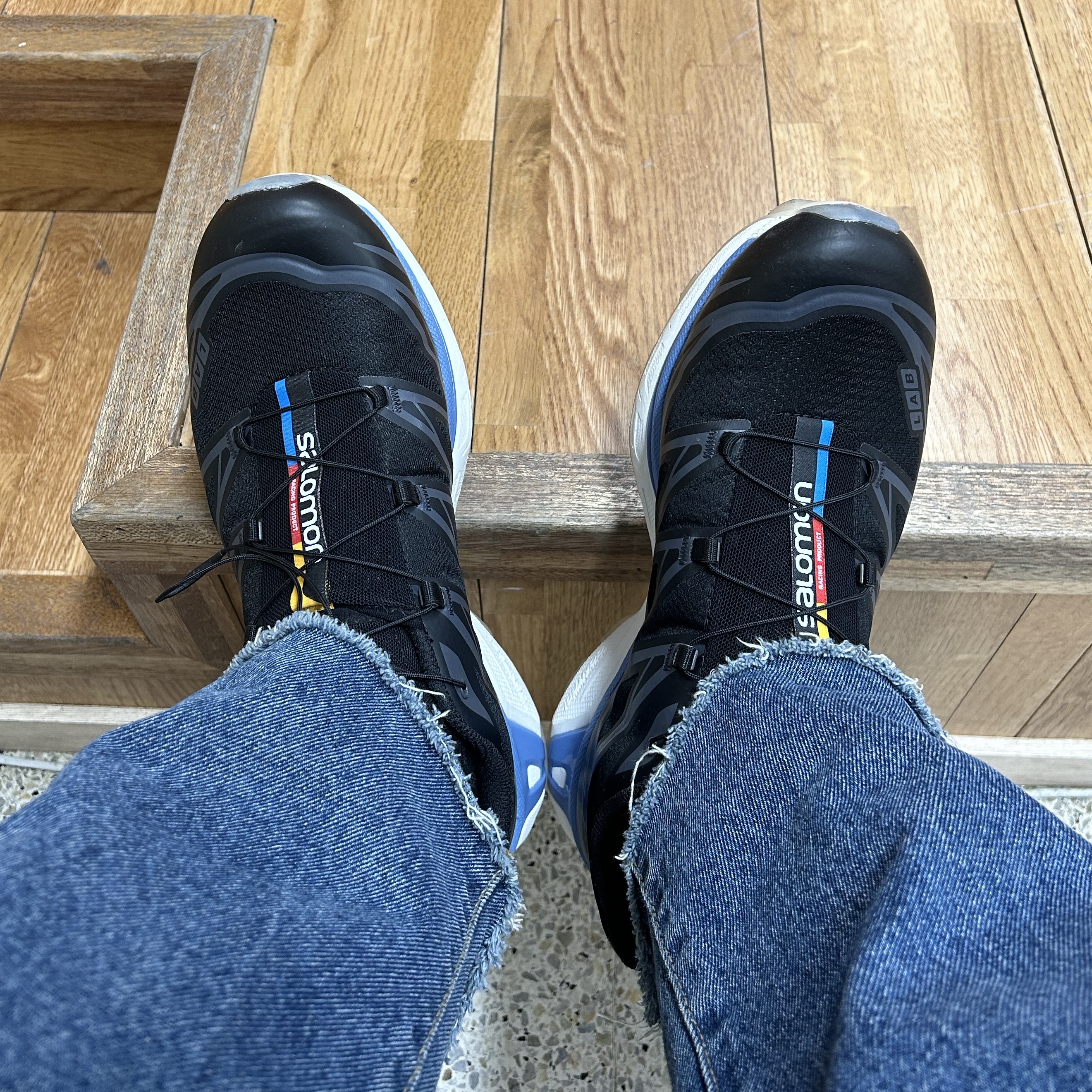 Salomon XT-6 Clear Black Riviera 착용 스타일