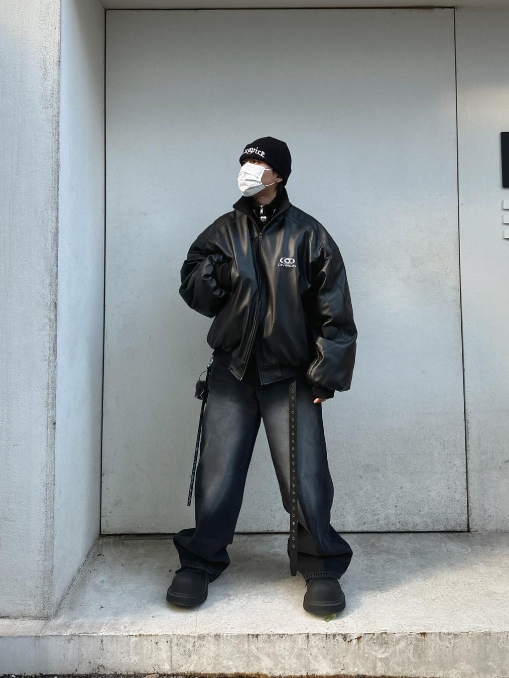 Civision by CSC Artificial Leather Bomber Jacket Black 착용 스타일 - 1