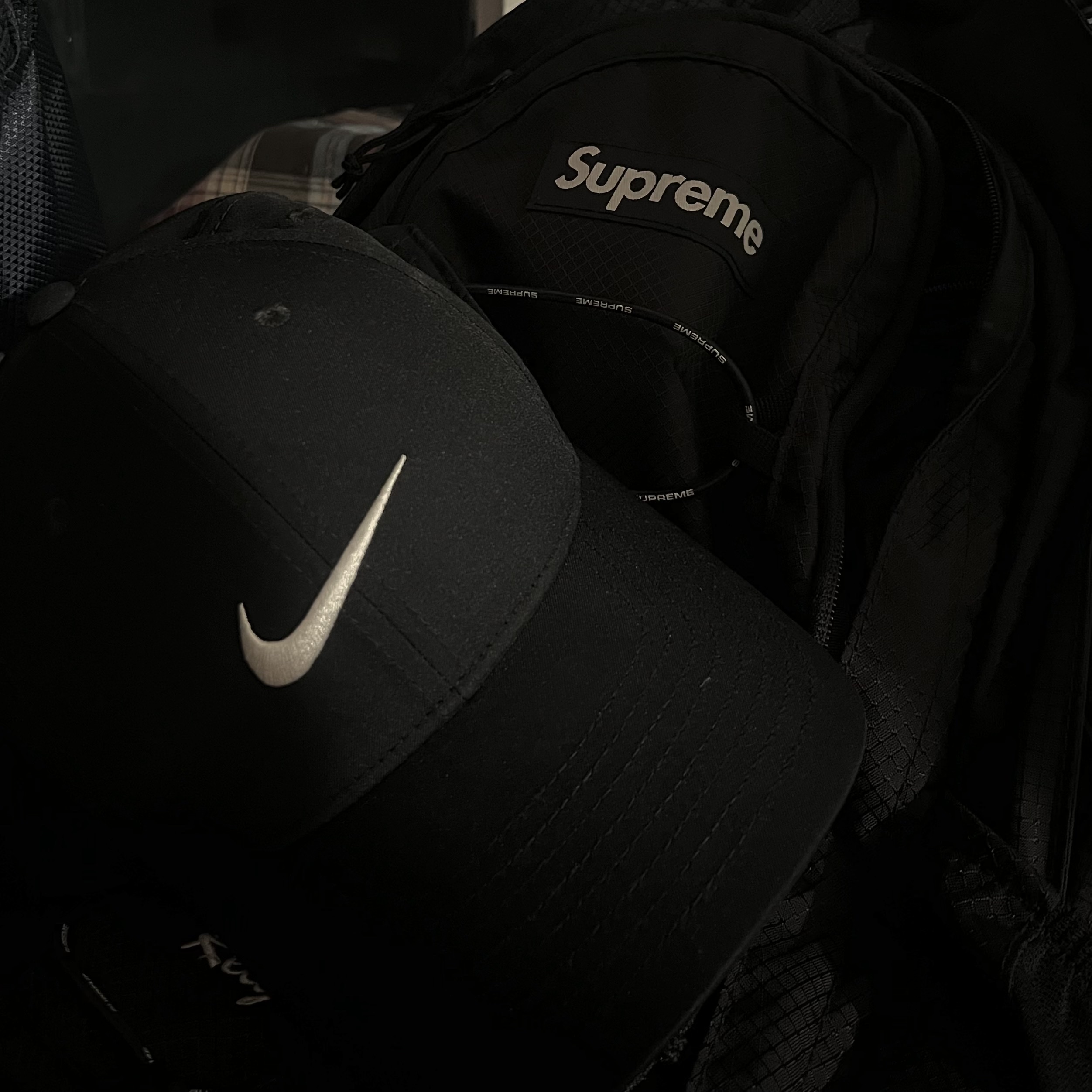 Nike Dri-Fit Legacy 91 Golf Cap Black, Supreme Backpack Black - 22SS 착용 스타일