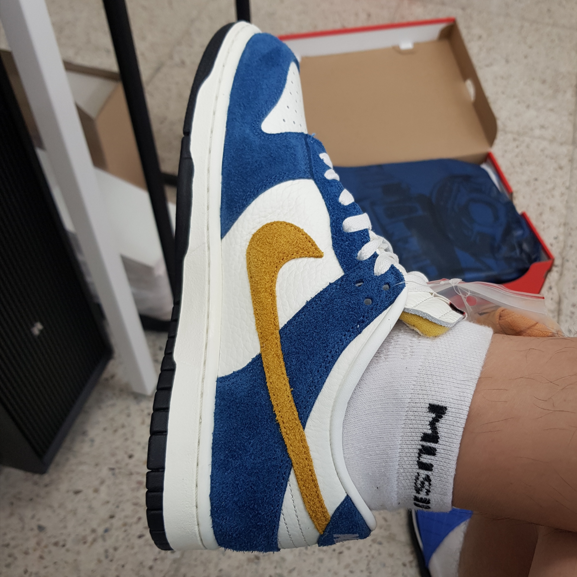 Nike x Kasina Dunk Low 80's Bus 착용 스타일 - 3
