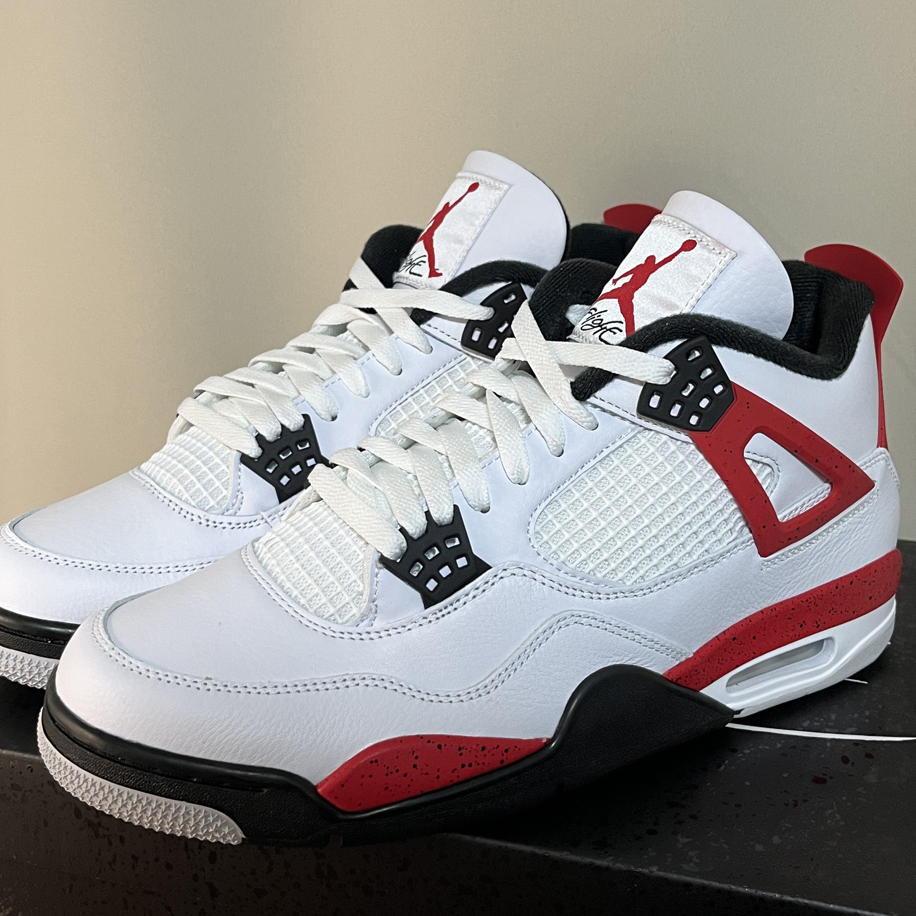 Jordan 4 Retro Red Cement 착용 스타일