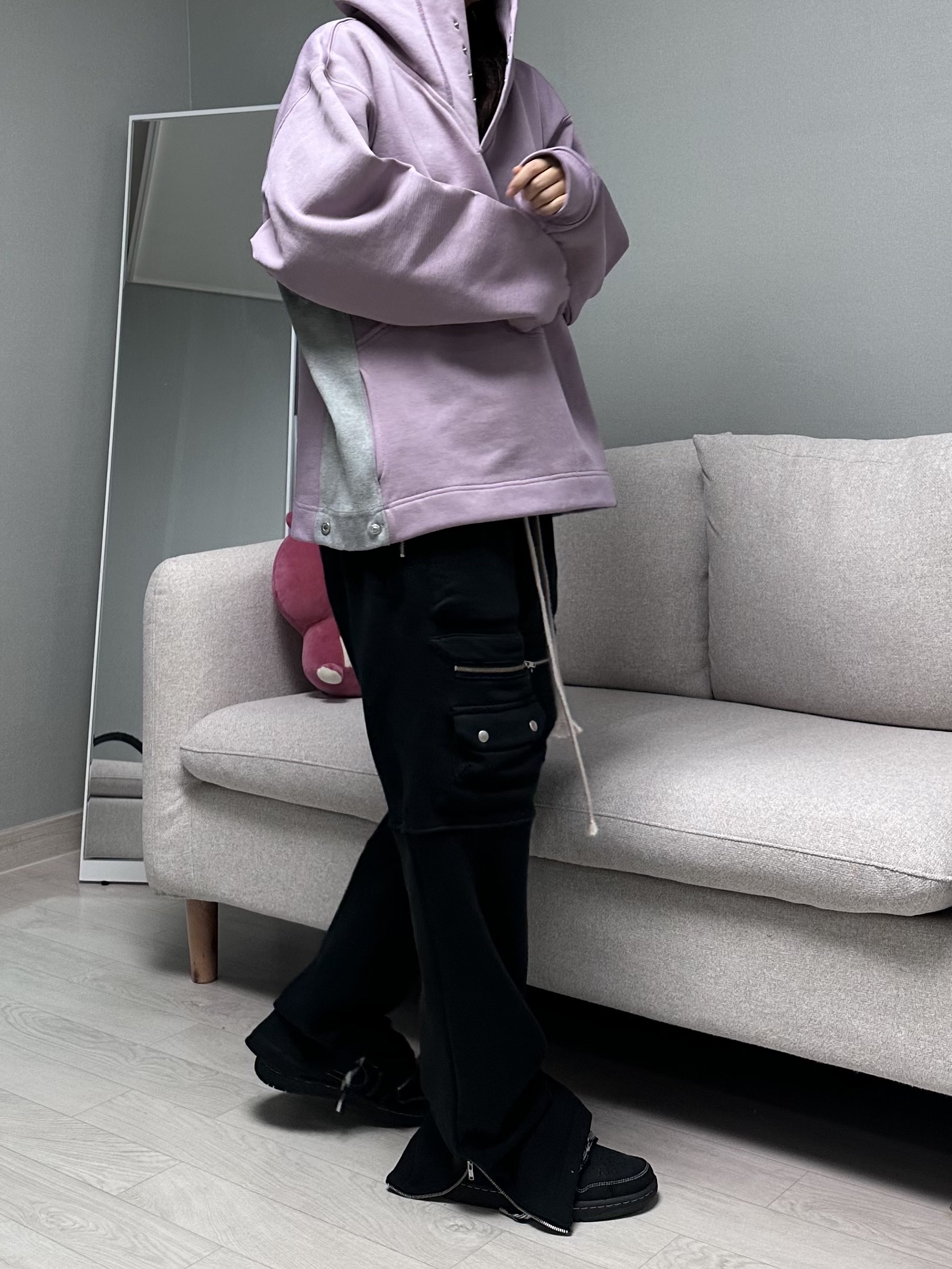 Traktat Open Book Hoodie Indie Pink, Jordan 1 x Travis Scott Retro Low OG SP Black Phantom 착용 스타일 - 2