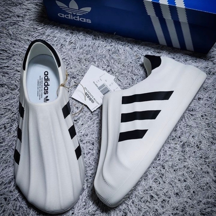 Adidas Adifom Superstar Core White 착용 스타일