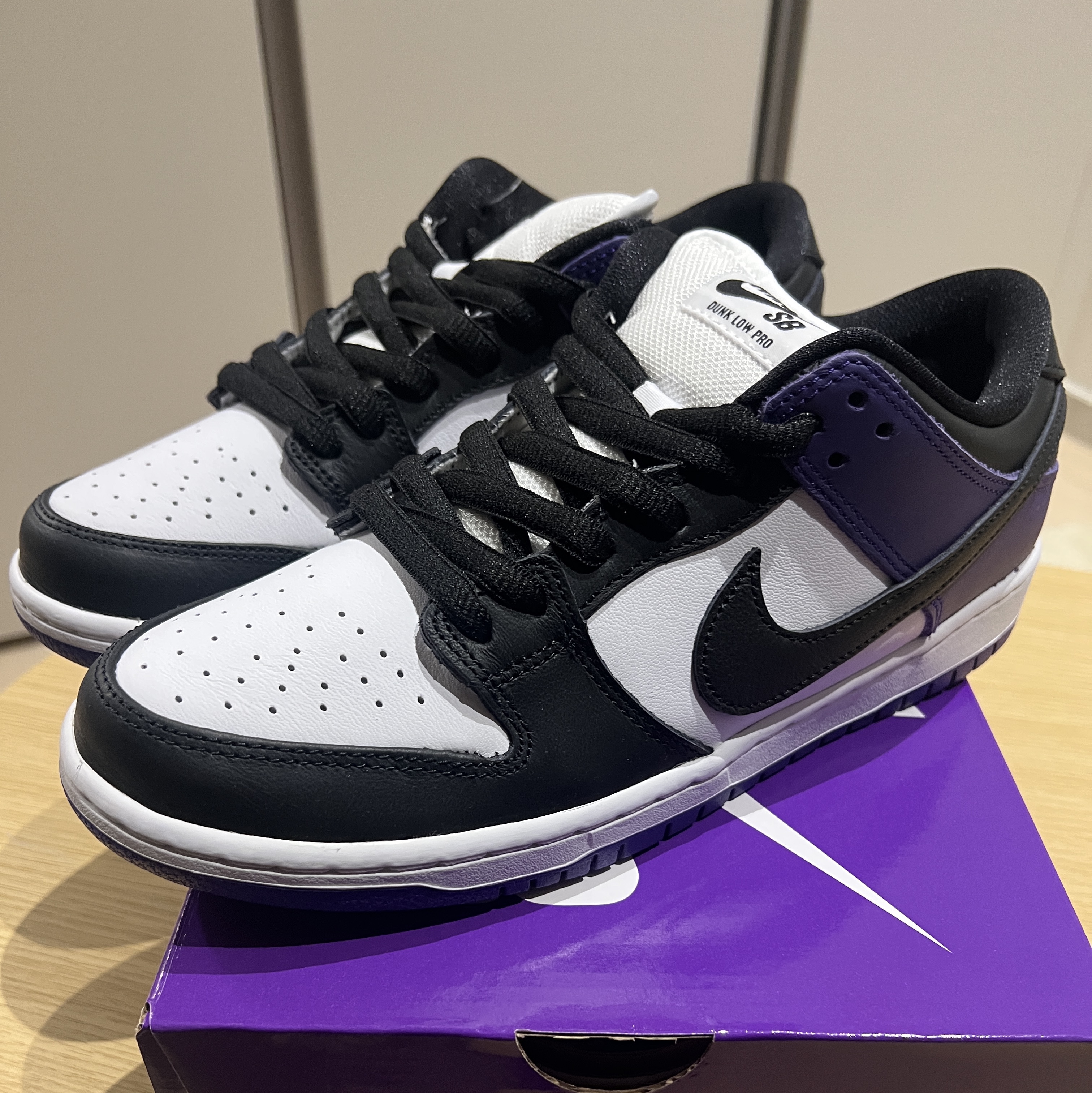 Nike SB Dunk Low Pro Court Purple 착용 스타일 - 2