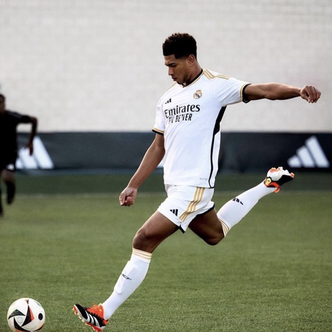 Adidas Real Madrid 2023/24 Home Jersey White - KR Sizing (Non Marking Ver.) 착용 스타일 - 3