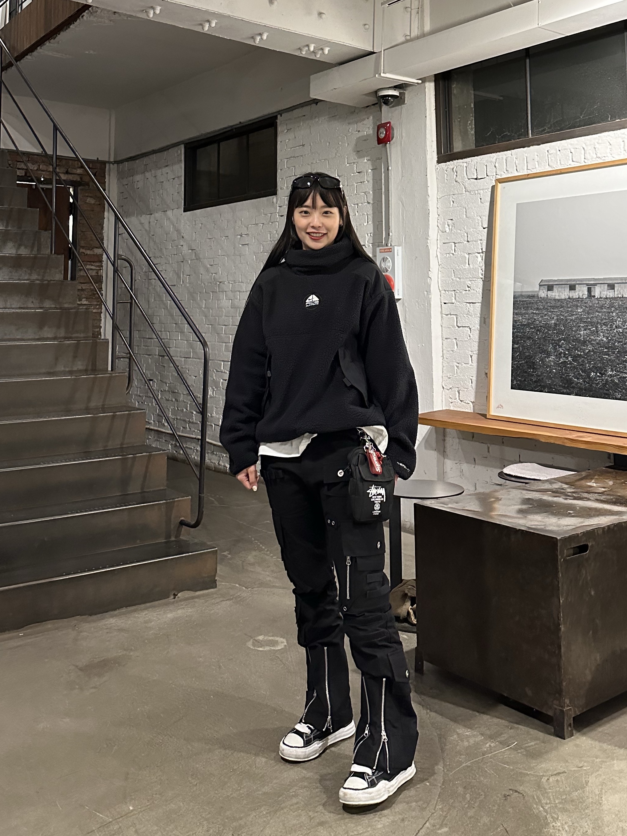 Supreme x Nike ACG Fleece Pullover Black - 22FW, Maison Mihara Yasuhiro Peterson OG Sole Canvas Low Sneakers Black 착용 스타일 - 3