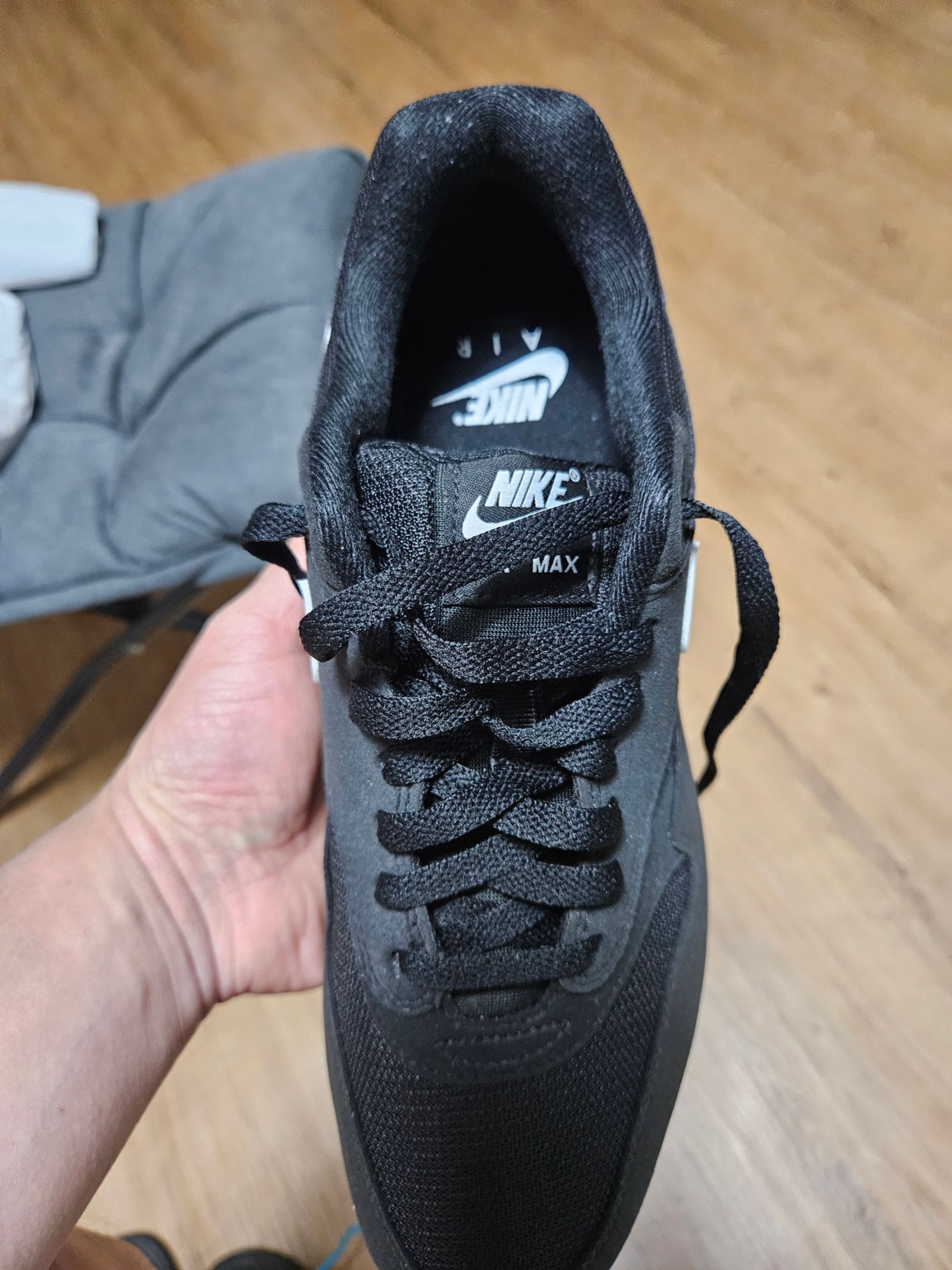 Nike Air Max 1 Black White 착용 스타일 - 1