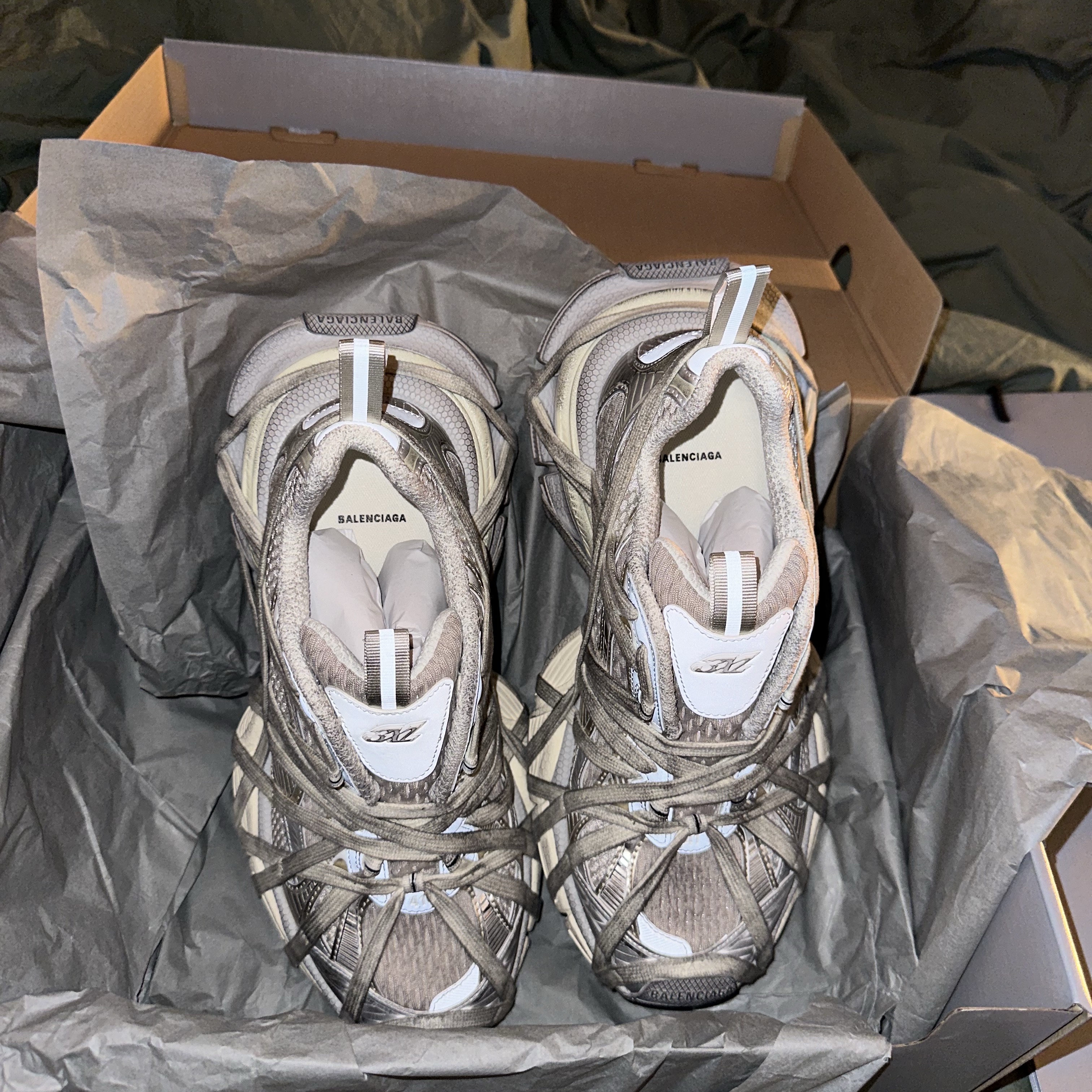 Balenciaga 3XL Extreme Lace Sneakers Egg Shell 착용 스타일 - 2