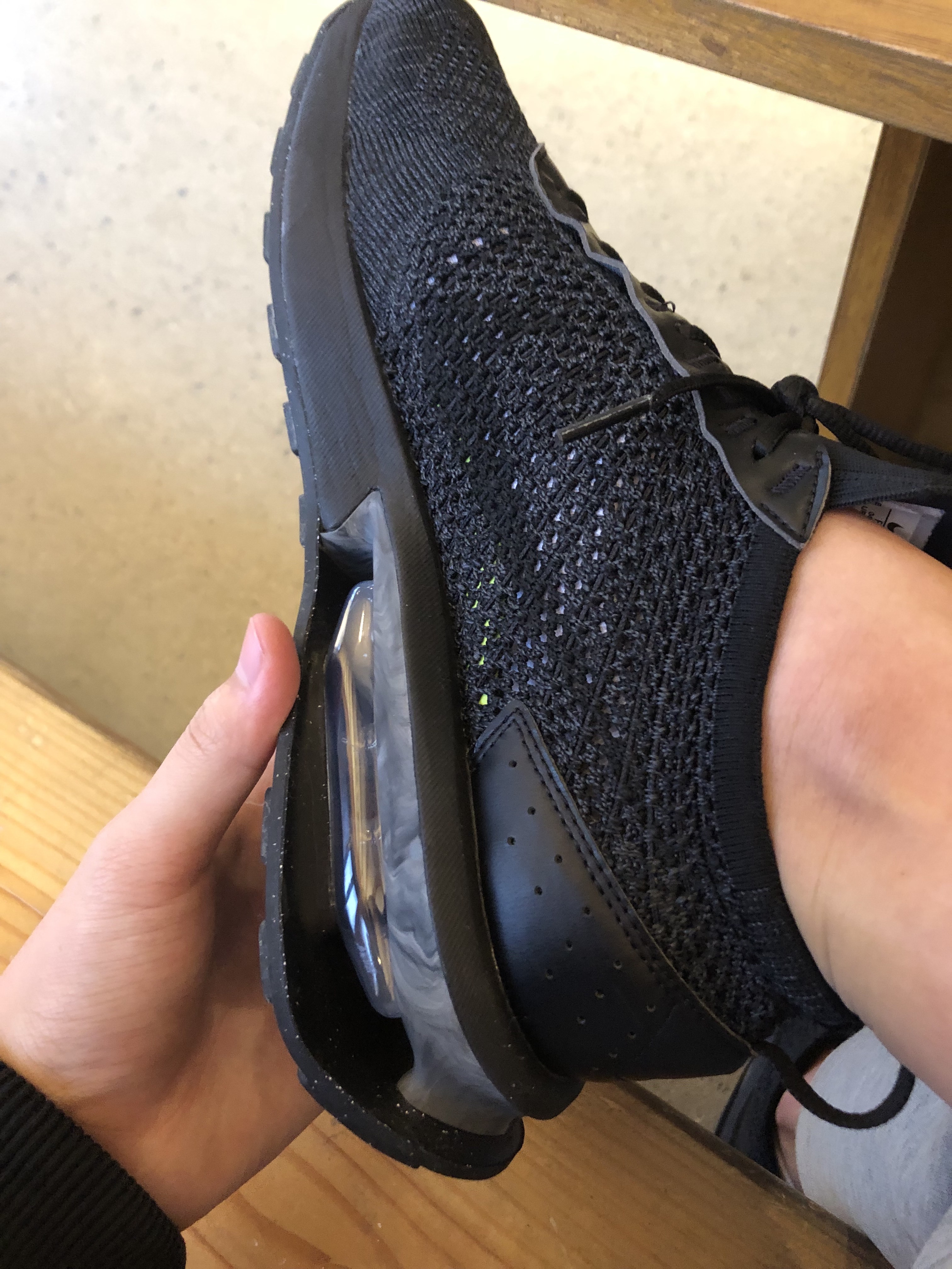 Nike Air Max Flyknit Racer Anthracite Black 착용 스타일 - 2