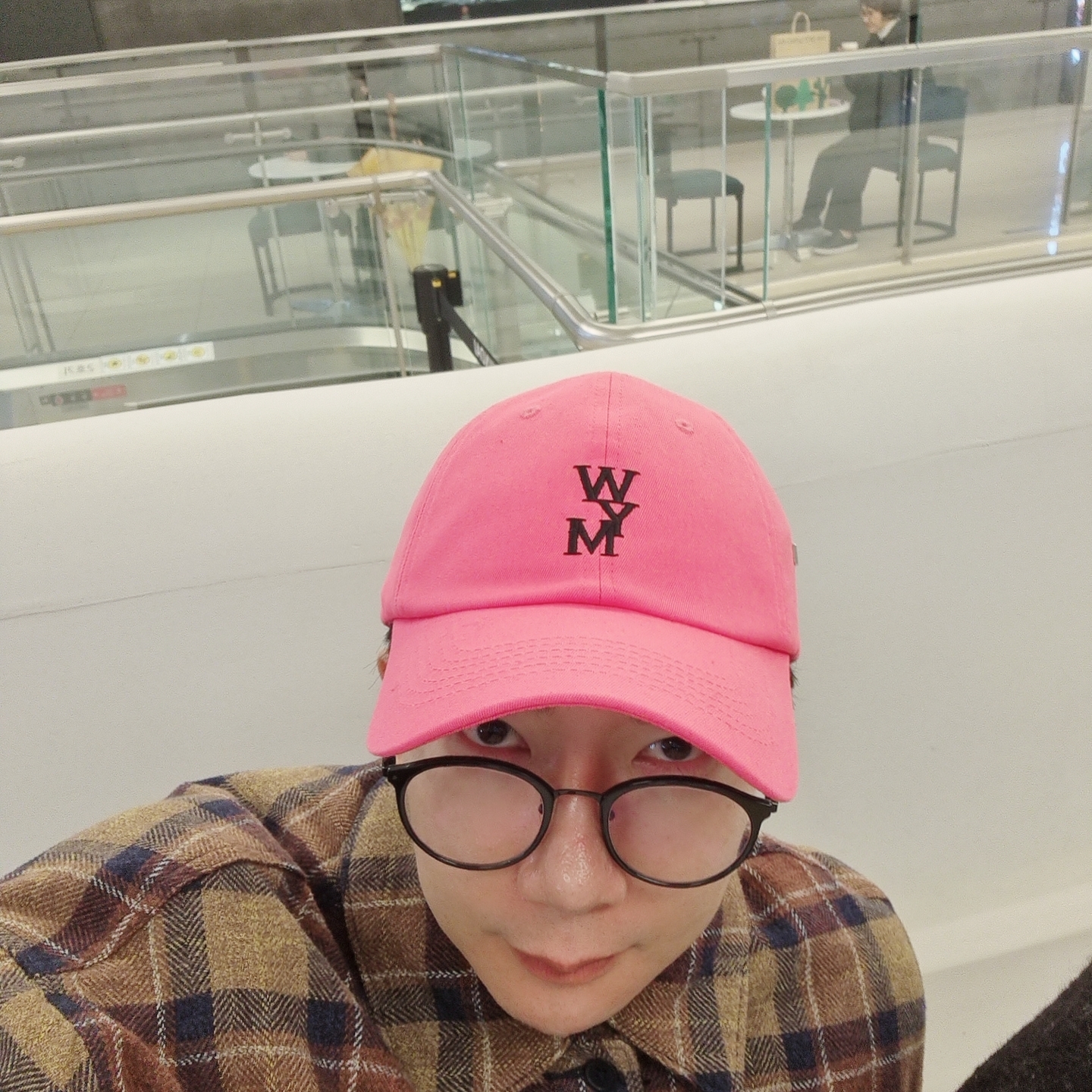 Wooyoungmi Logo Ball Cap Pink - 23SS 착용 스타일 - 3