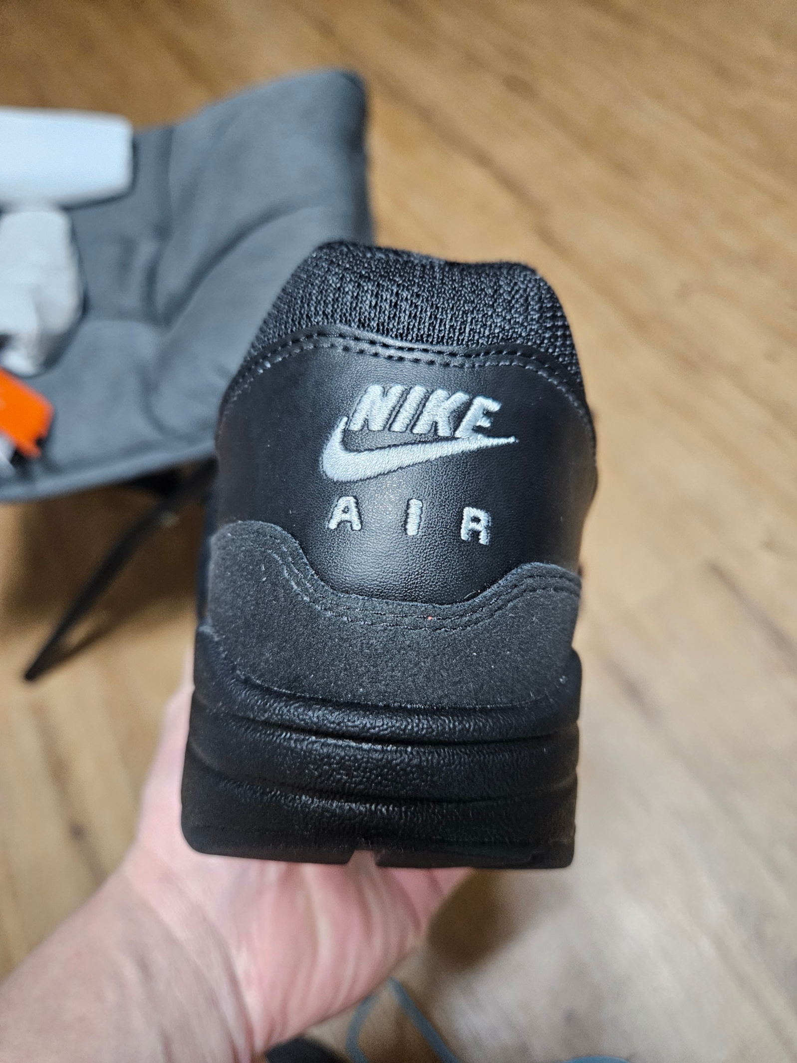Nike Air Max 1 Black White 착용 스타일 - 4