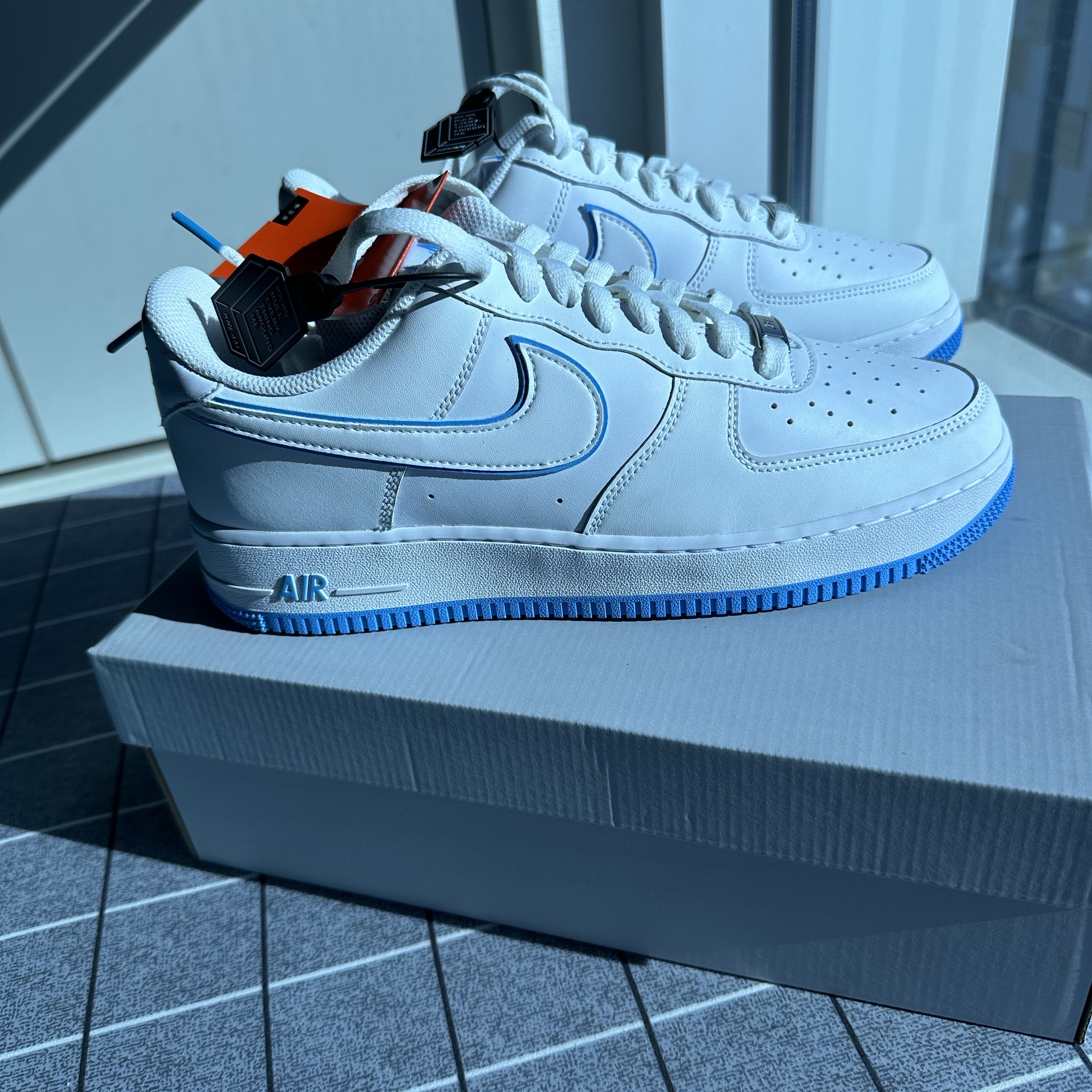Nike Air Force 1 '07 White University Blue 착용 스타일
