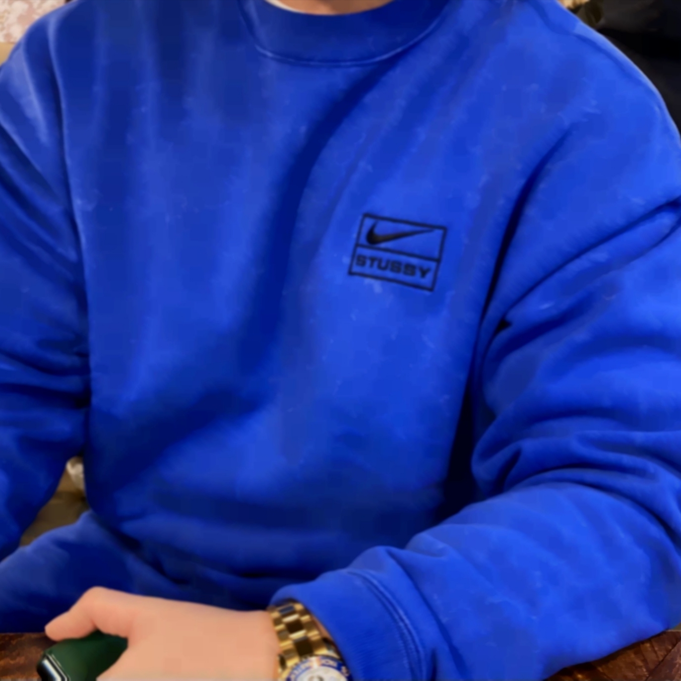 Nike x Stussy NRG Acid Washed Crewneck Game Royal (DR4024-480) 착용 스타일
