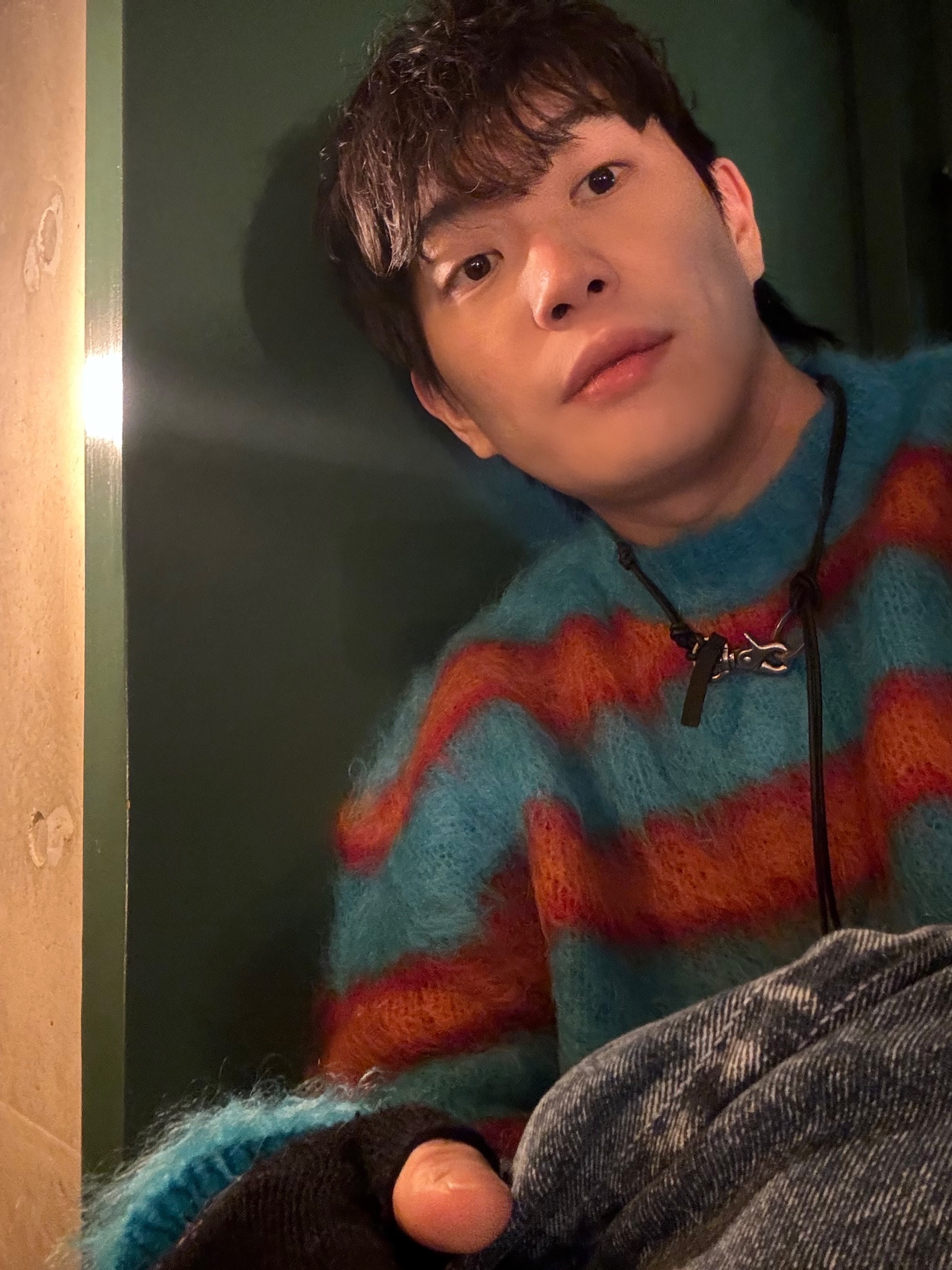 와이프로젝트 에시드 워시 와이어 진 네이비 에시드 워시 - 21FW, 아워레가시 라돈 레더 키체인 블랙 착용 스타일 - 5