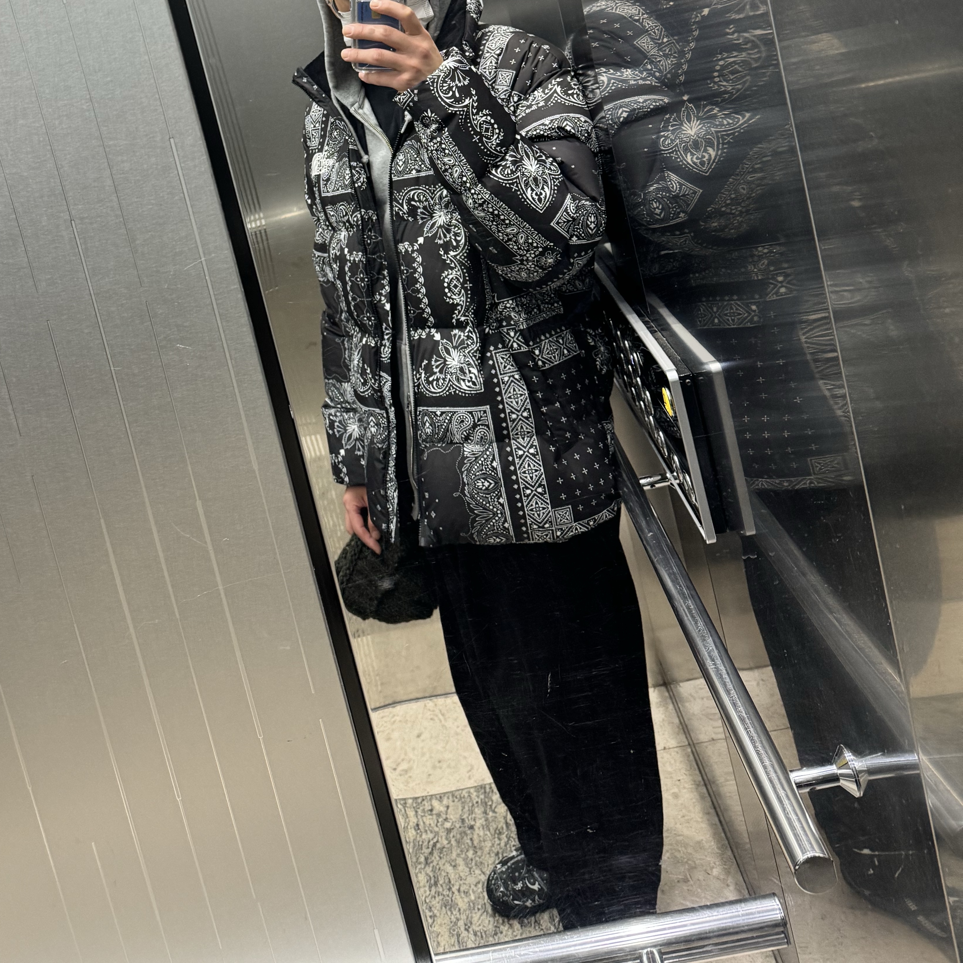 The North Face Novelty Lofty Down Jacket Real Black 착용 스타일