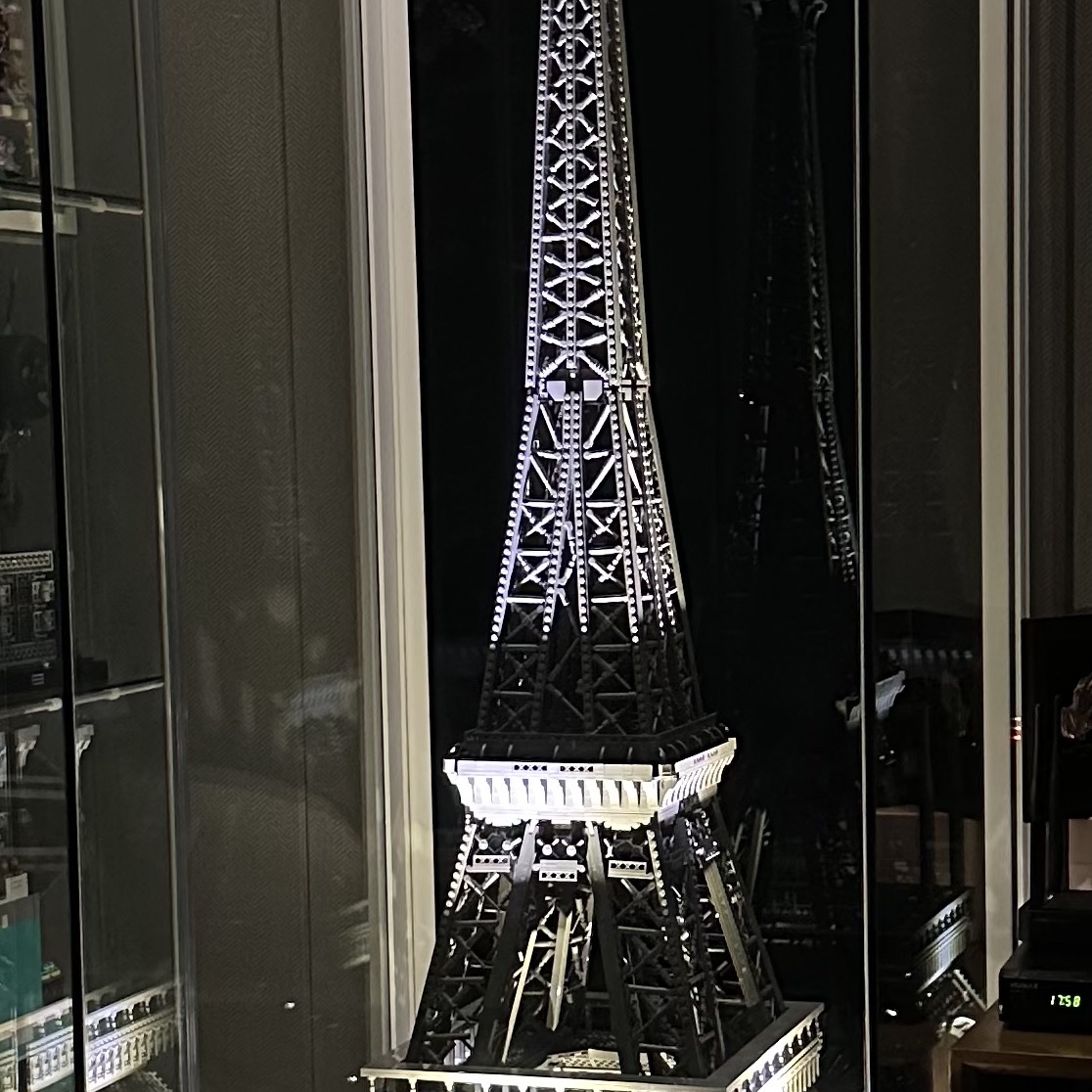 Lego The Eiffel Tower 착용 스타일 - 2
