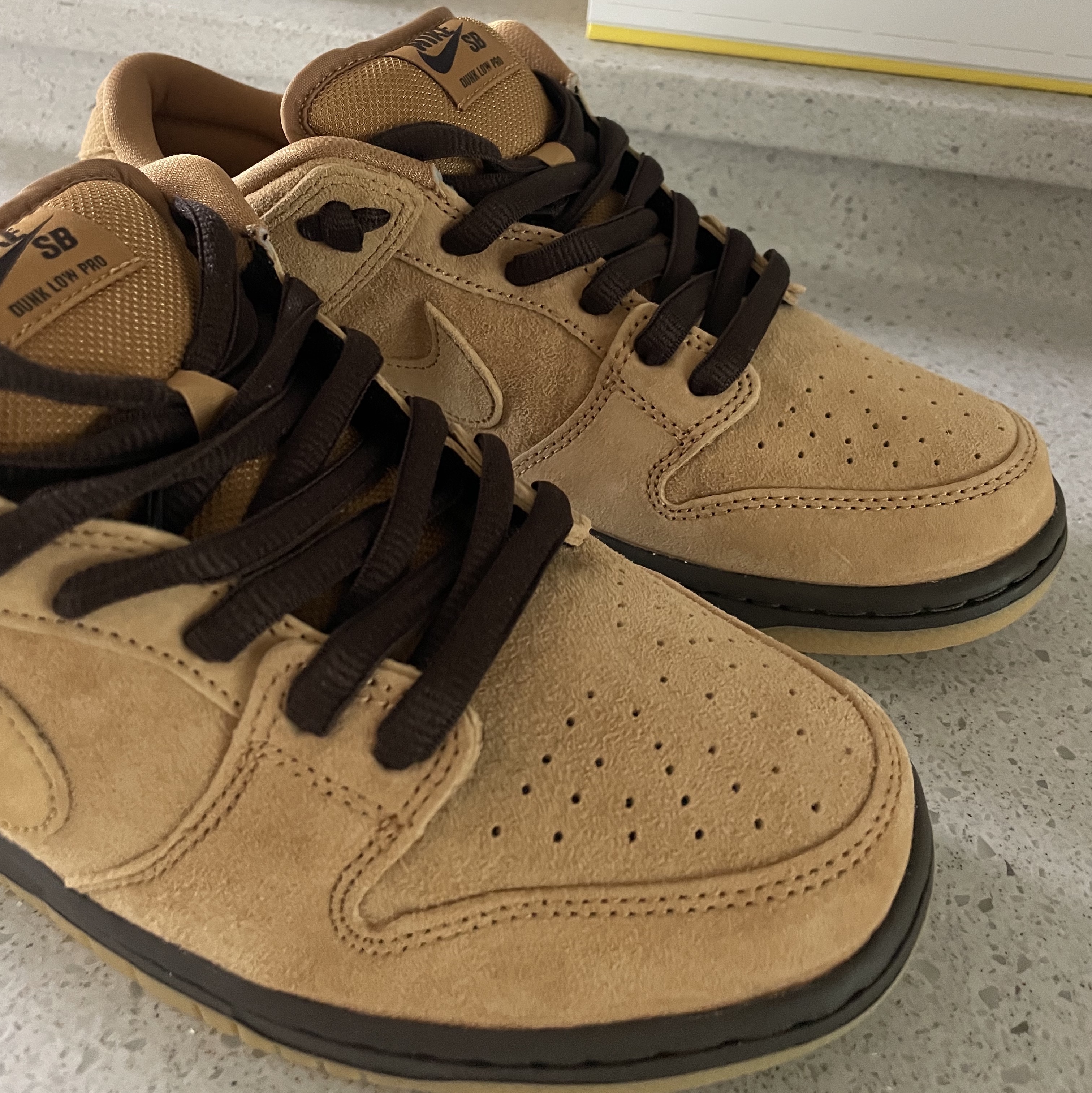 Nike SB Dunk Low Pro Wheat 2023 착용 스타일 - 2