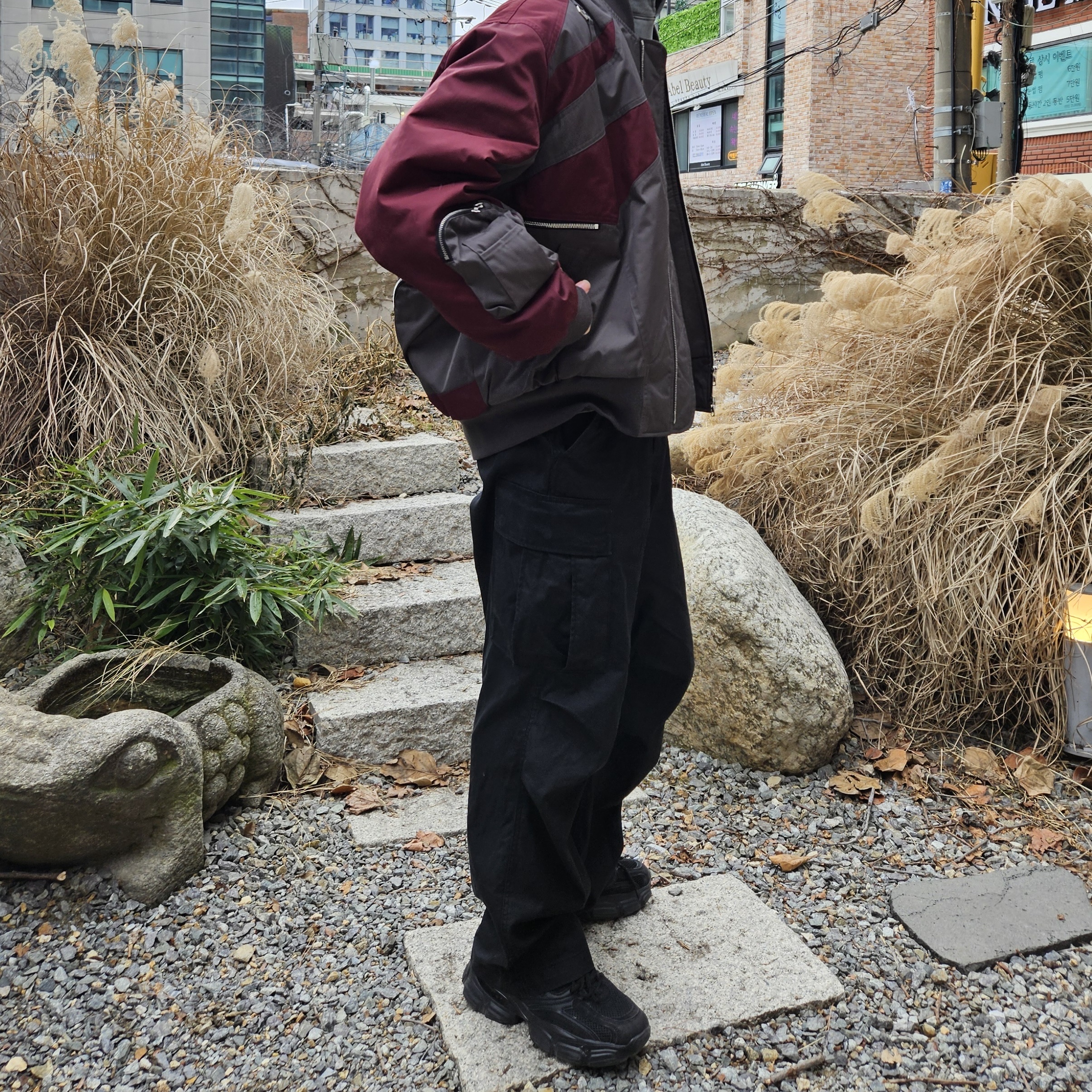 Undermycar x Ohhyunseog Boltume.2 Hardware Combo Flight Jacket Cordovan - 22SS 착용 스타일 - 2