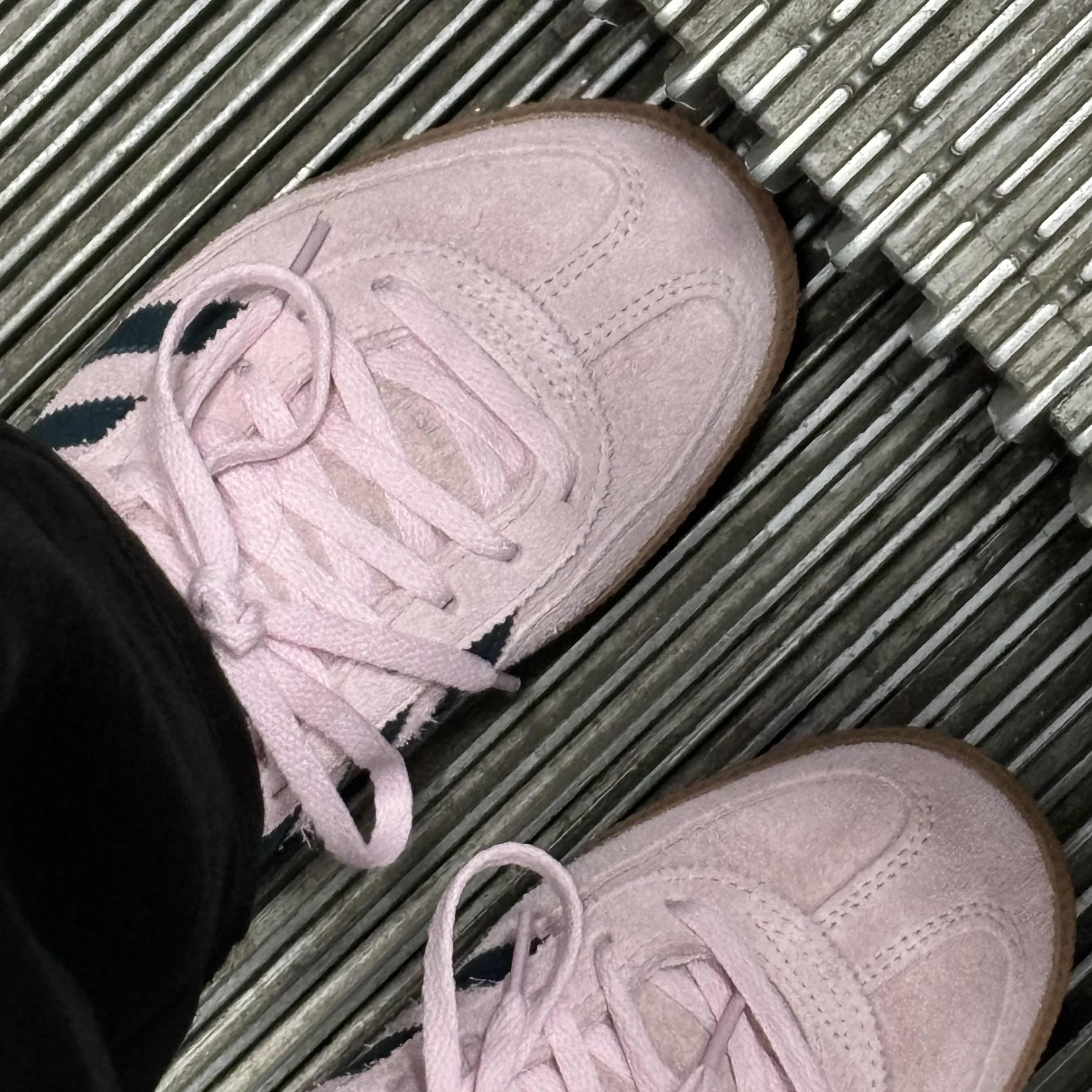 (W) Adidas Spezial Handball Clear Pink 착용 스타일 - 2