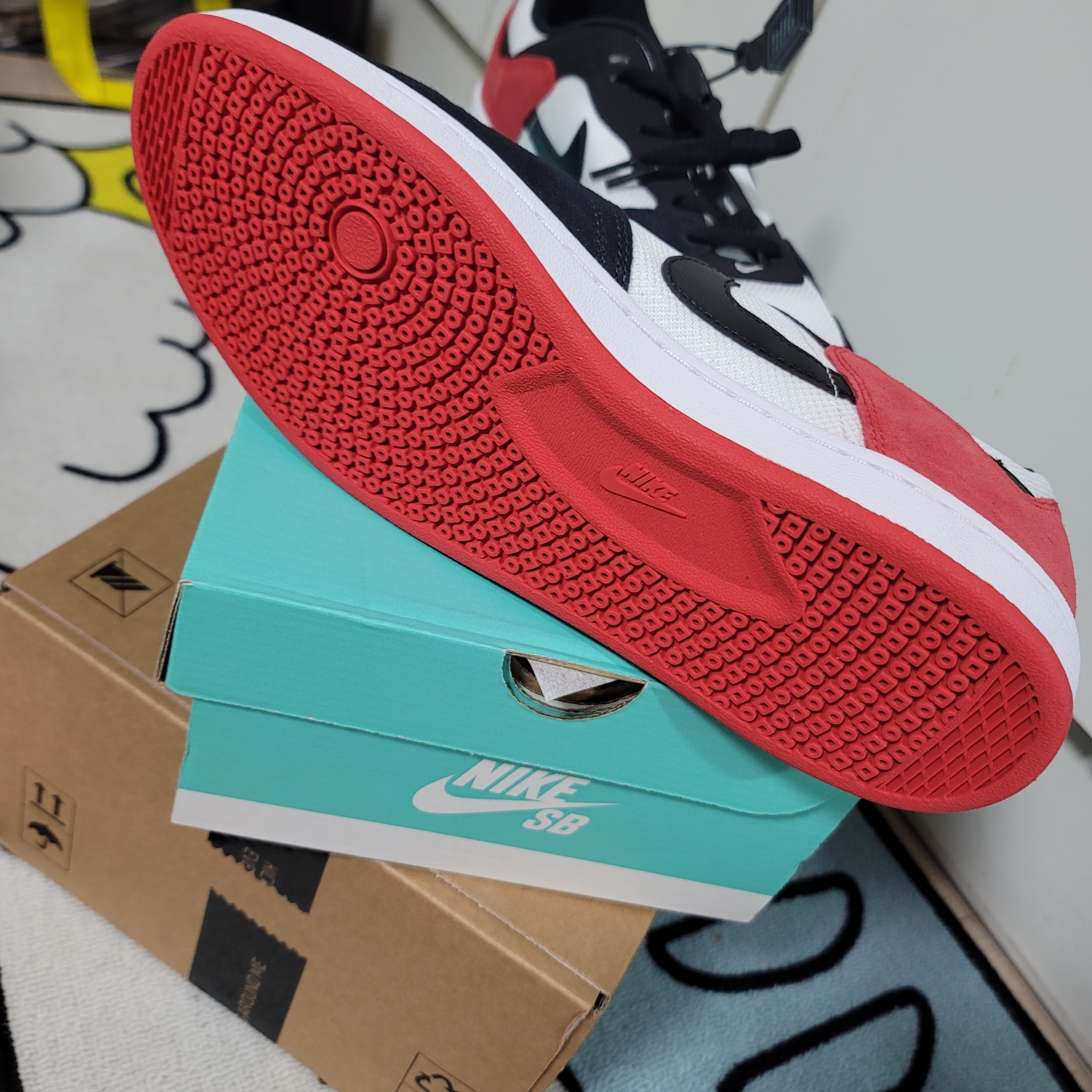 Nike SB Alleyoop University Red 착용 스타일 - 8